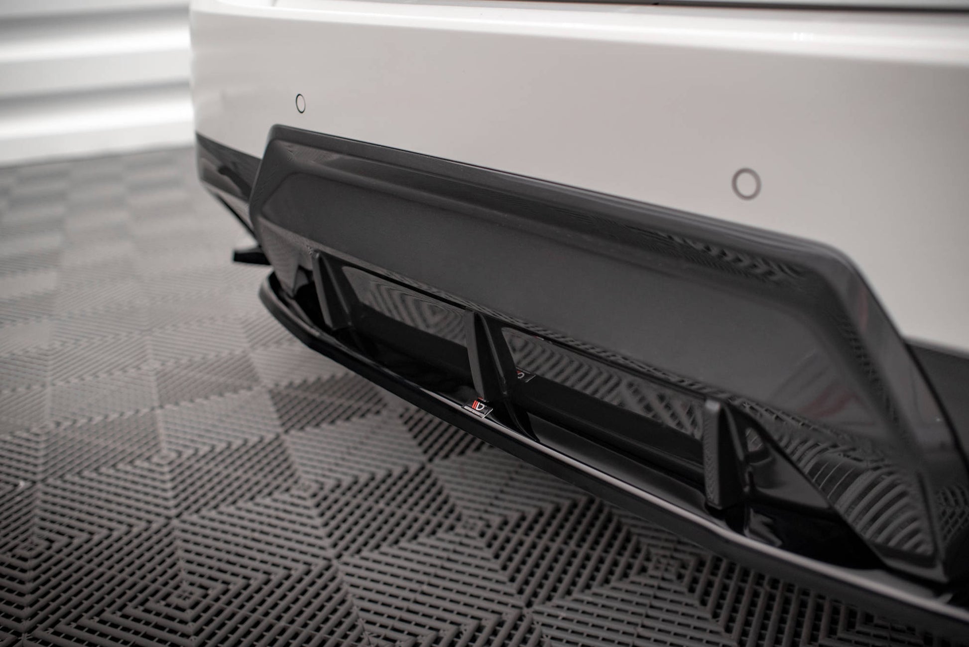 Maxton Mittlerer Diffusor Heck Ansatz für BMW 2 Coupe M-Paket G42 schwarz Hochglanz