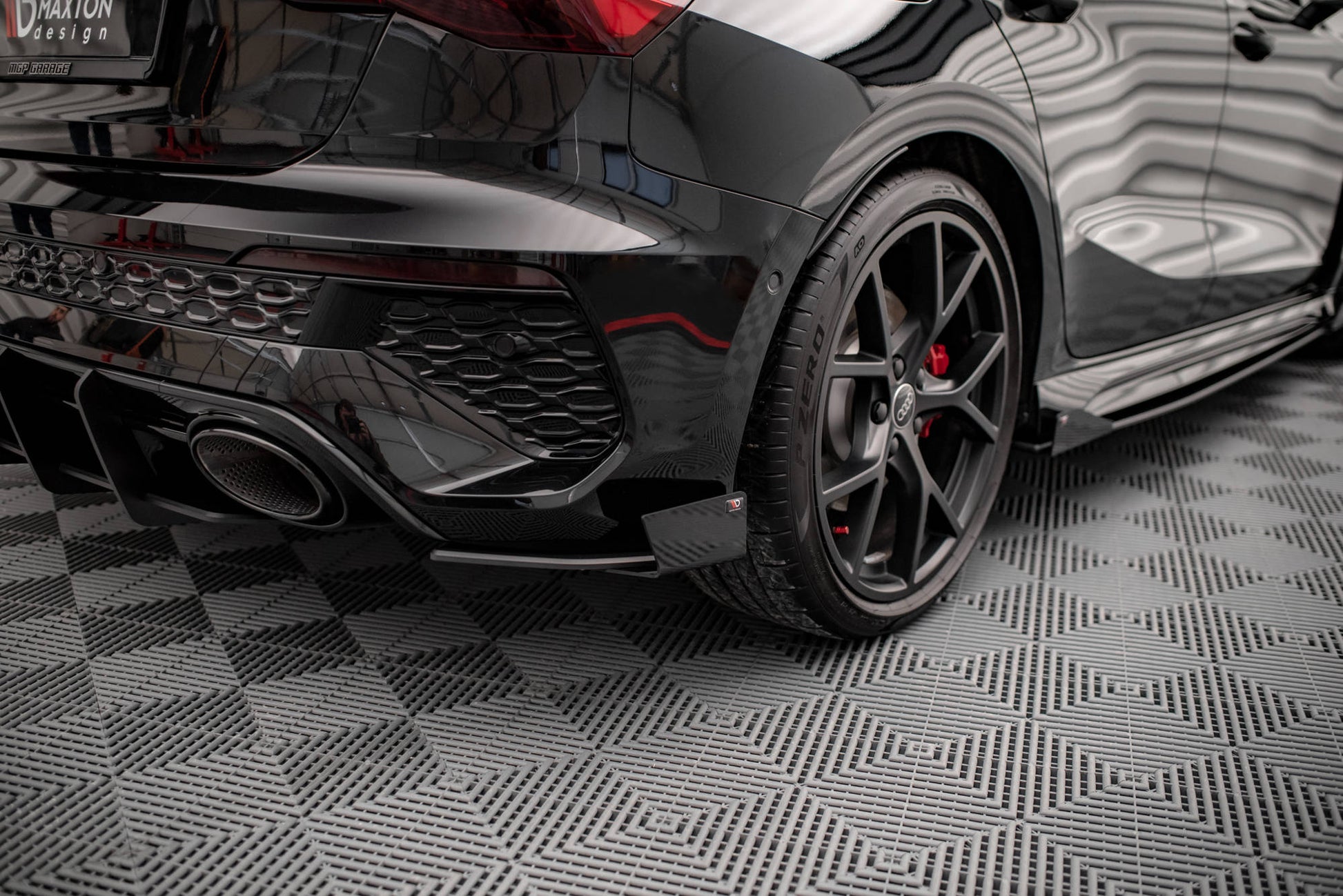 Maxton Street Pro Heck Ansatz Flaps Diffusor +Flaps für Audi RS3 Sportback 8Y schwarz Hochglanz