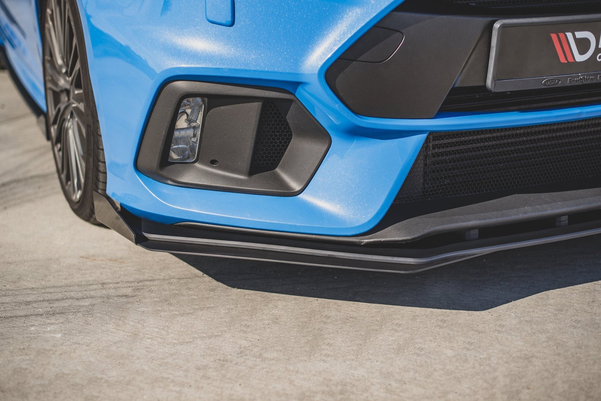 Maxton Robuste Racing Front Ansatz für passend +Flaps für Ford Focus RS Mk3 schwarz Hochglanz