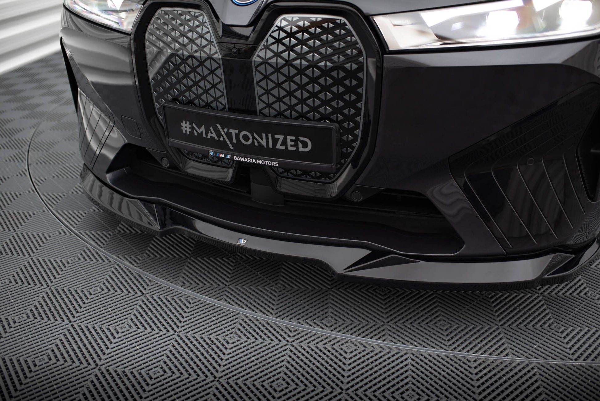 Maxton Front Ansatz V.2 für BMW iX M-Paket i20 schwarz Hochglanz