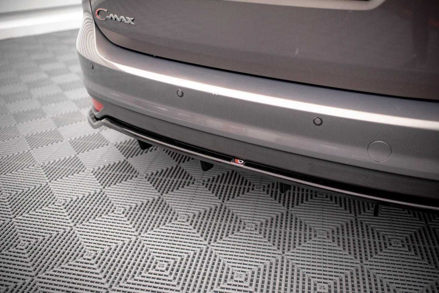 Maxton Mittlerer Diffusor Heck Ansatz DTM Look für Ford C-Max Mk2 schwarz Hochglanz