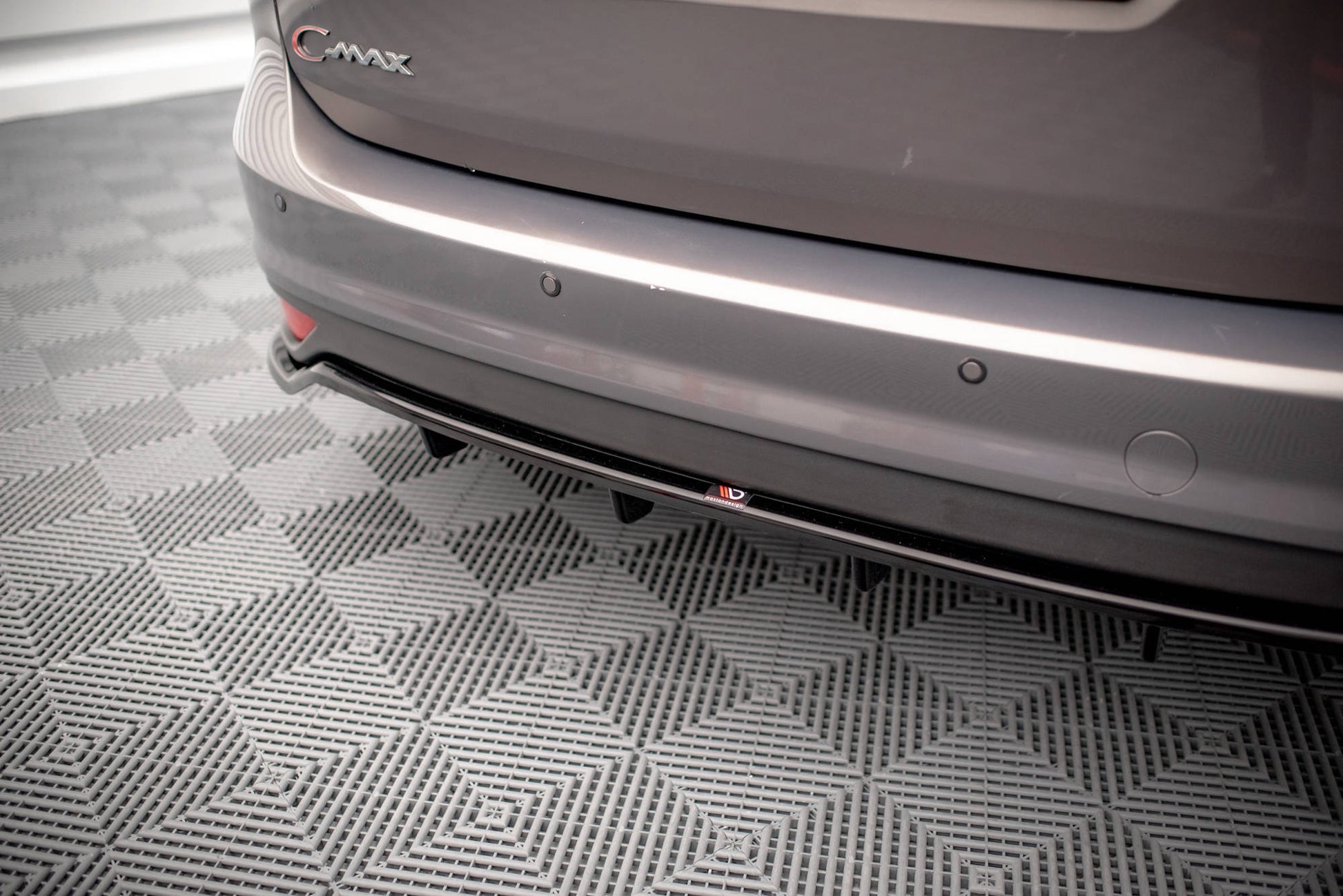 Maxton Mittlerer Diffusor Heck Ansatz DTM Look für Ford C-Max Mk2 schwarz Hochglanz