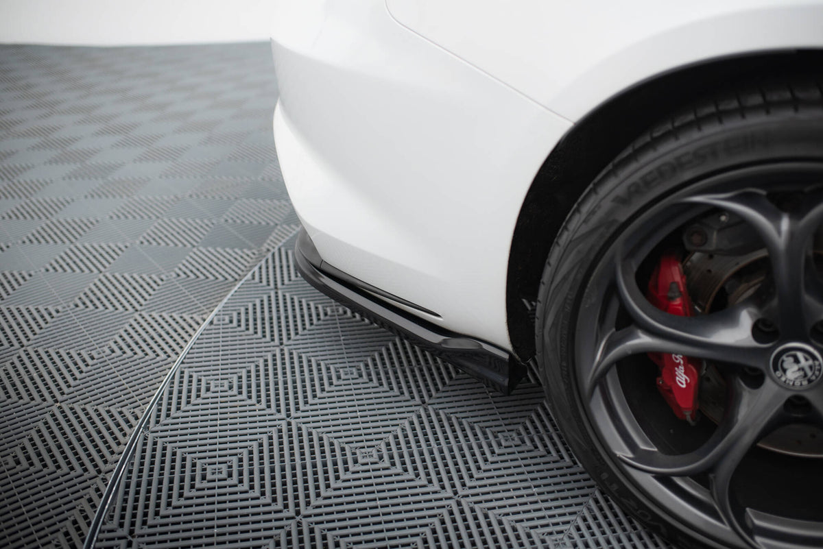 Maxton Heck Ansatz Flaps Diffusor für Alfa Romeo Giulia Quadrifoglio schwarz Hochglanz
