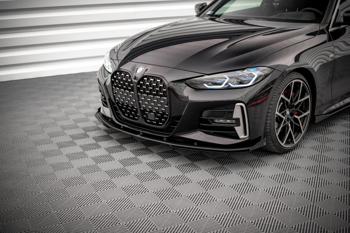 Maxton Street Pro Front Ansatz für +Flaps für BMW 4er M-Paket G22 schwarz Hochglanz