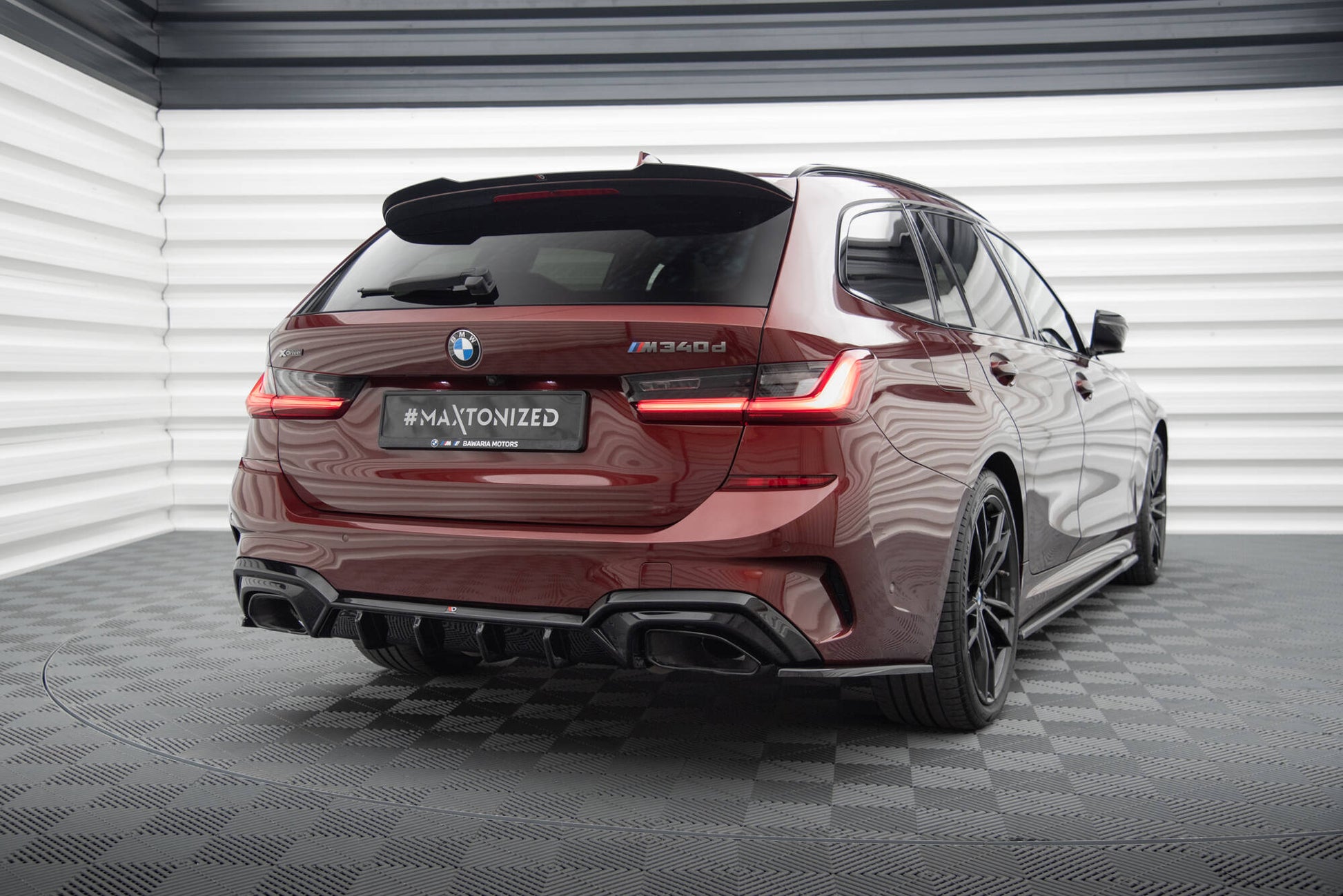 Maxton Diffusor Heck Ansatz für BMW M340i G20 / G21 (Passend für Fahrzeuge mit Anhängerkupplung) schwarz Hochglanz