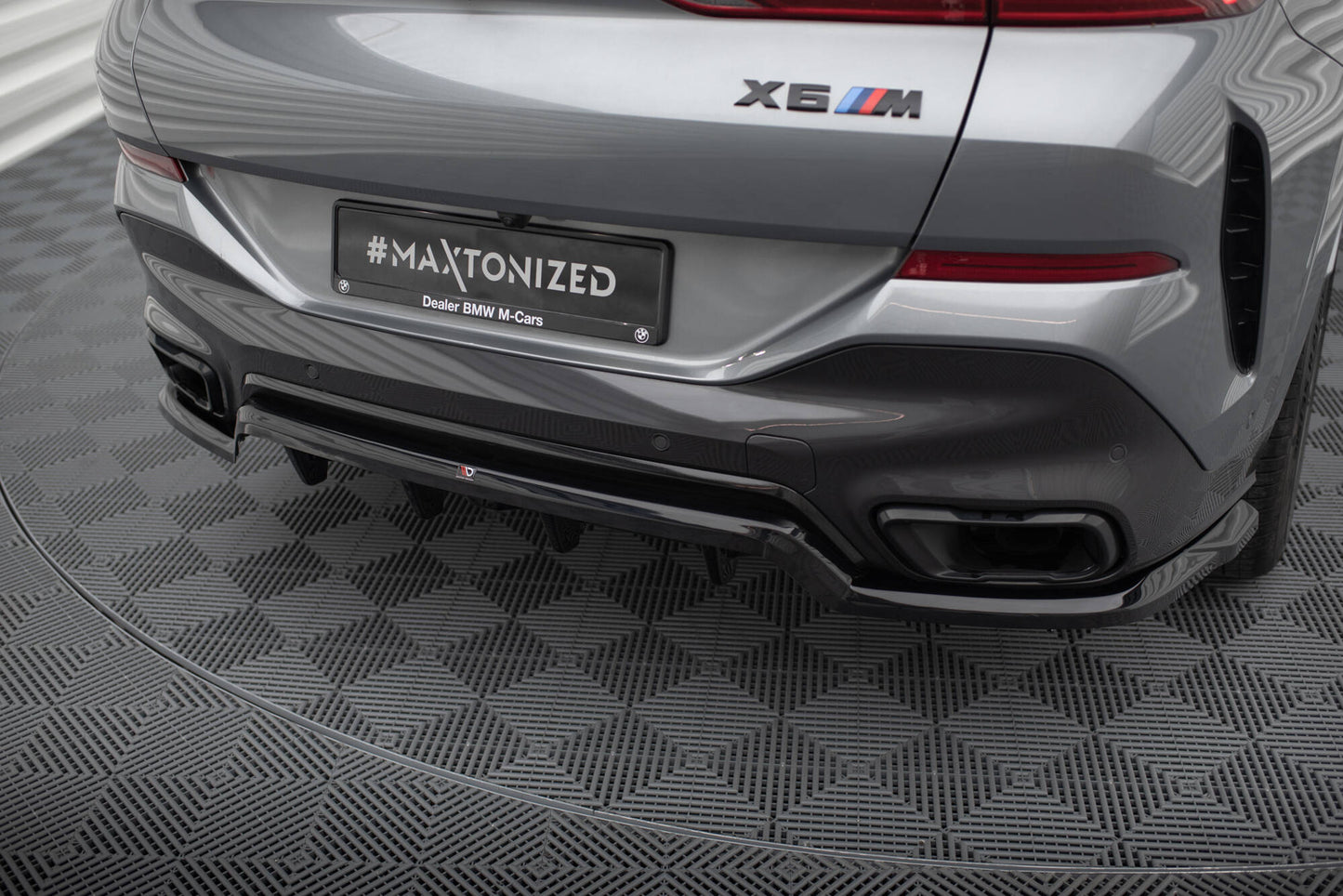 Maxton Mittlerer Diffusor Heck Ansatz DTM Look für V.1 BMW X6 M-Paket G06 Facelift schwarz Hochglanz