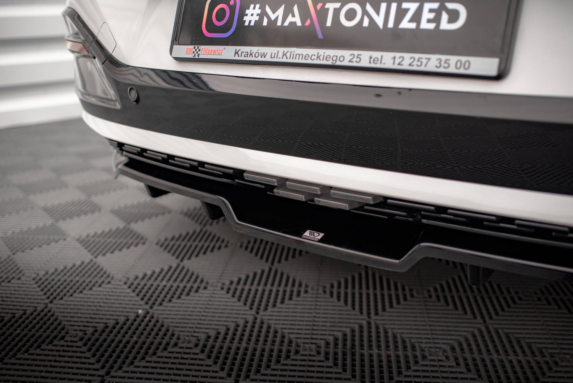 Maxton Mittlerer Diffusor Heck Ansatz DTM Look für Kia EV6 GT-Line Mk1 schwarz Hochglanz