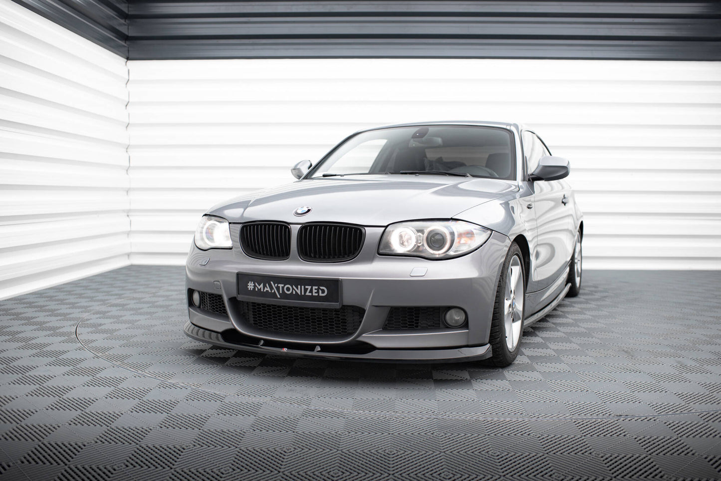 Maxton Front Ansatz V.2 für BMW 1er M-Paket E82 schwarz Hochglanz