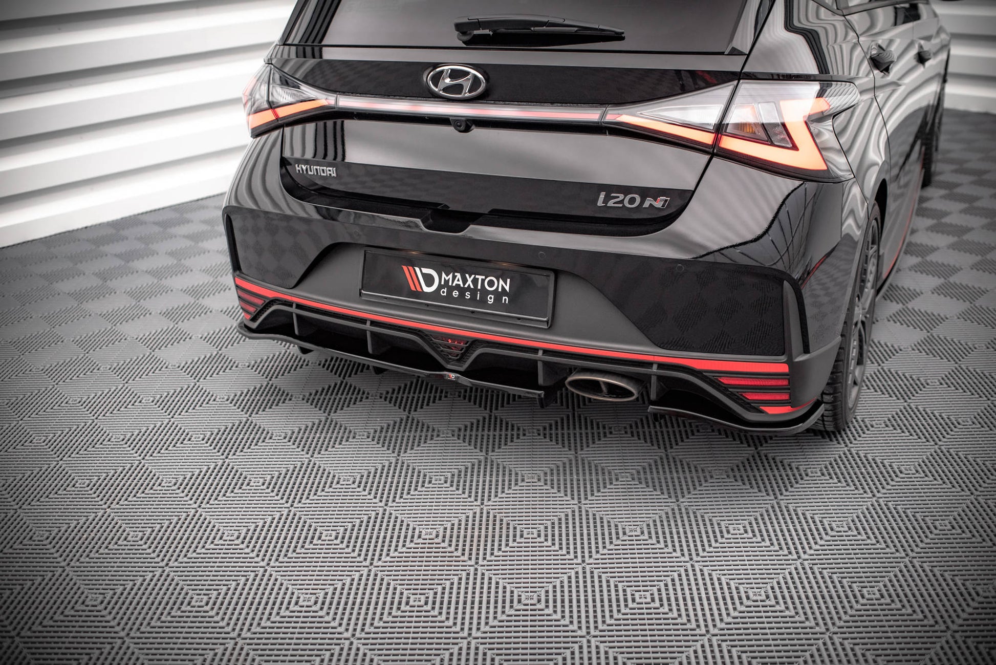 Maxton Mittlerer Diffusor Heck Ansatz DTM Look für Hyundai I20 N Mk3 schwarz Hochglanz
