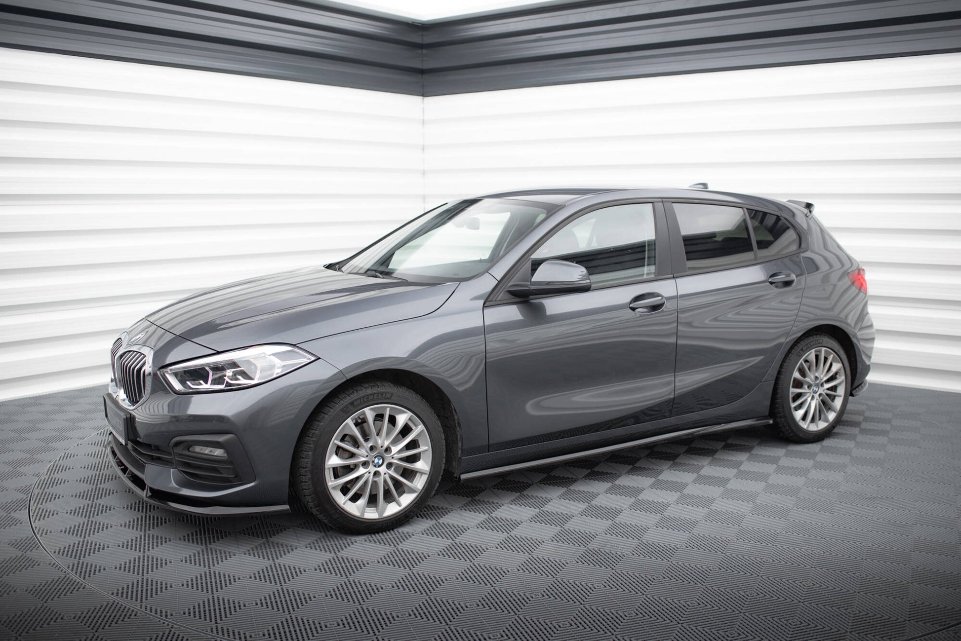 Maxton Seitenschweller Ansatz für BMW 1er F40 schwarz Hochglanz