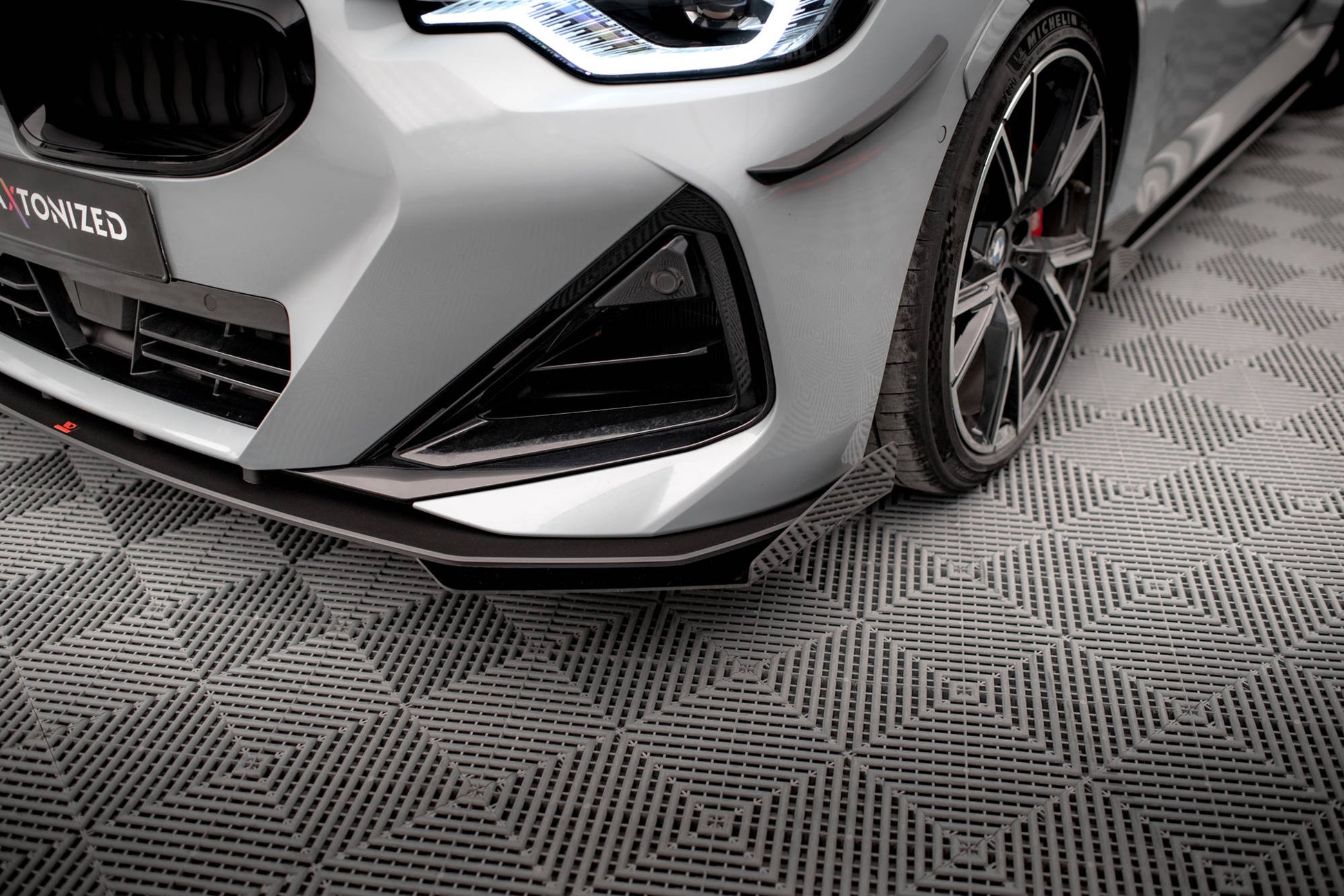 Maxton Street Pro Front Ansatz für +Flaps für + Flaps BMW 2 Coupe M-Paket / M240i G42 schwarz Hochglanz