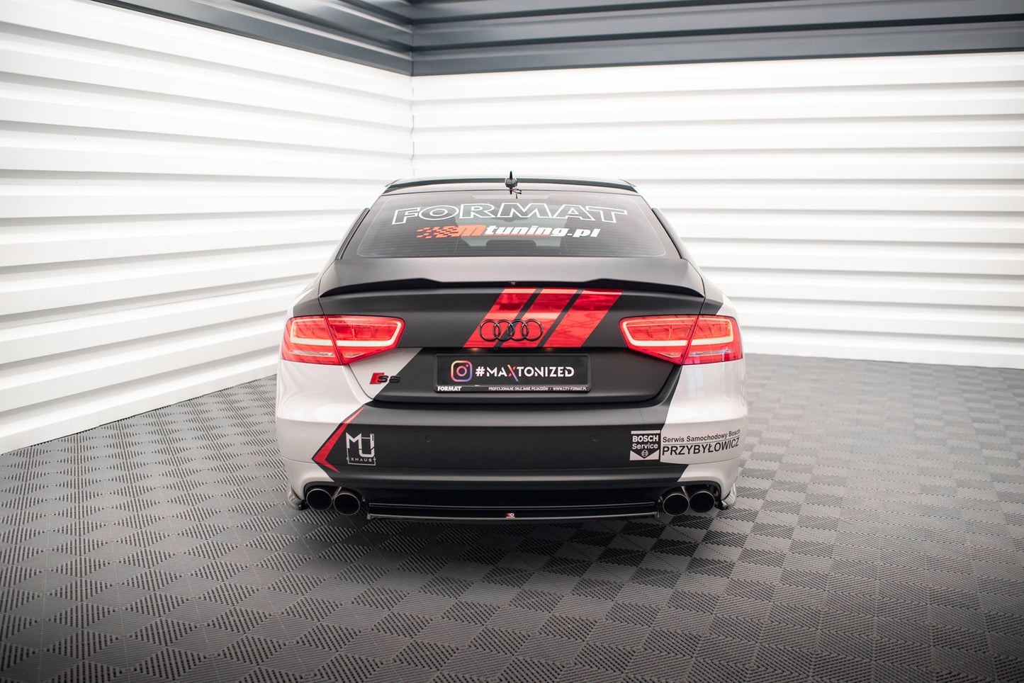 Maxton Mittlerer Diffusor Heck Ansatz für Audi S8 D4 schwarz Hochglanz