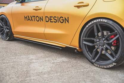 Maxton Robuste Racing Seitenschweller Ansatz für für + Flaps Ford Focus ST / ST-Line Mk4 schwarz Hochglanz