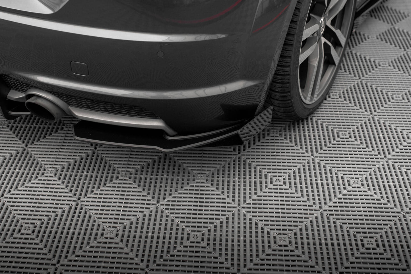 Maxton Street Pro Heck Ansatz Flaps Diffusor +Flaps für Audi TT S-Line 8S schwarz Hochglanz