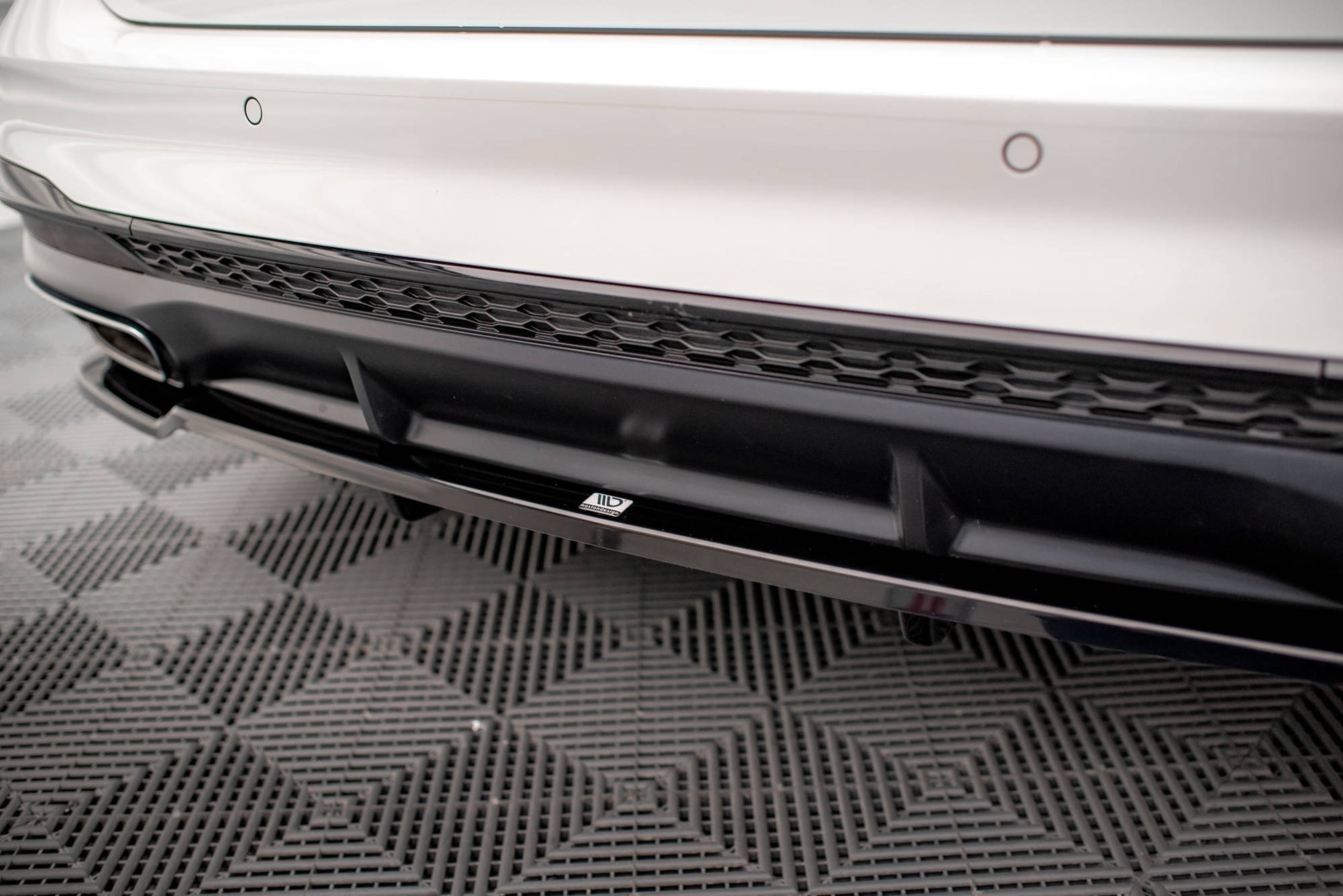 Maxton Mittlerer Diffusor Heck Ansatz DTM Look für V.1 Audi A4 S-Line B9 Facelift schwarz Hochglanz