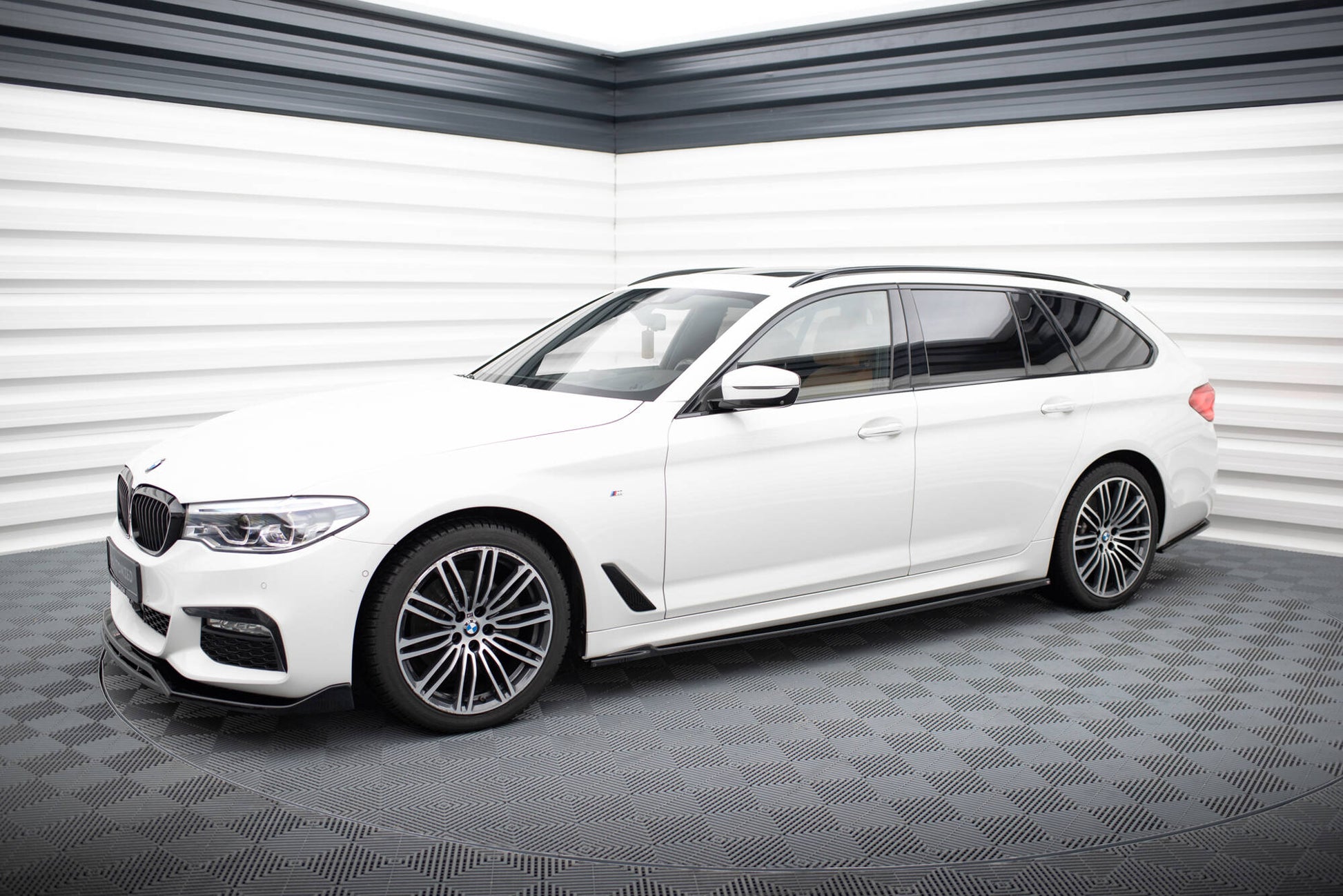 Maxton Seitenschweller Ansatz für V.2 für BMW 5er M-Paket G30 / G31 schwarz Hochglanz