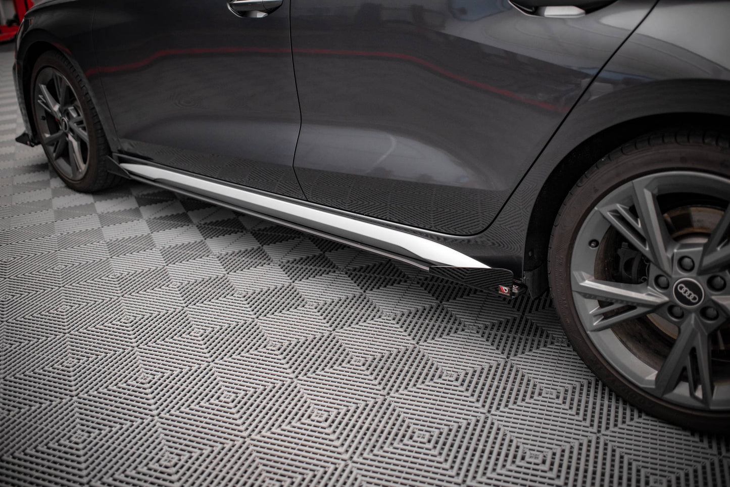 Maxton Street Pro Seitenschweller Ansatz für + Flaps Audi S3 / A3 S-Line 8Y schwarz Hochglanz
