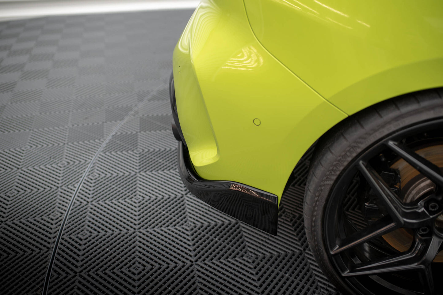 Maxton Heck Ansatz Flaps Diffusor V.1 für2 BMW 1er M-Paket / M135i F40 schwarz Hochglanz