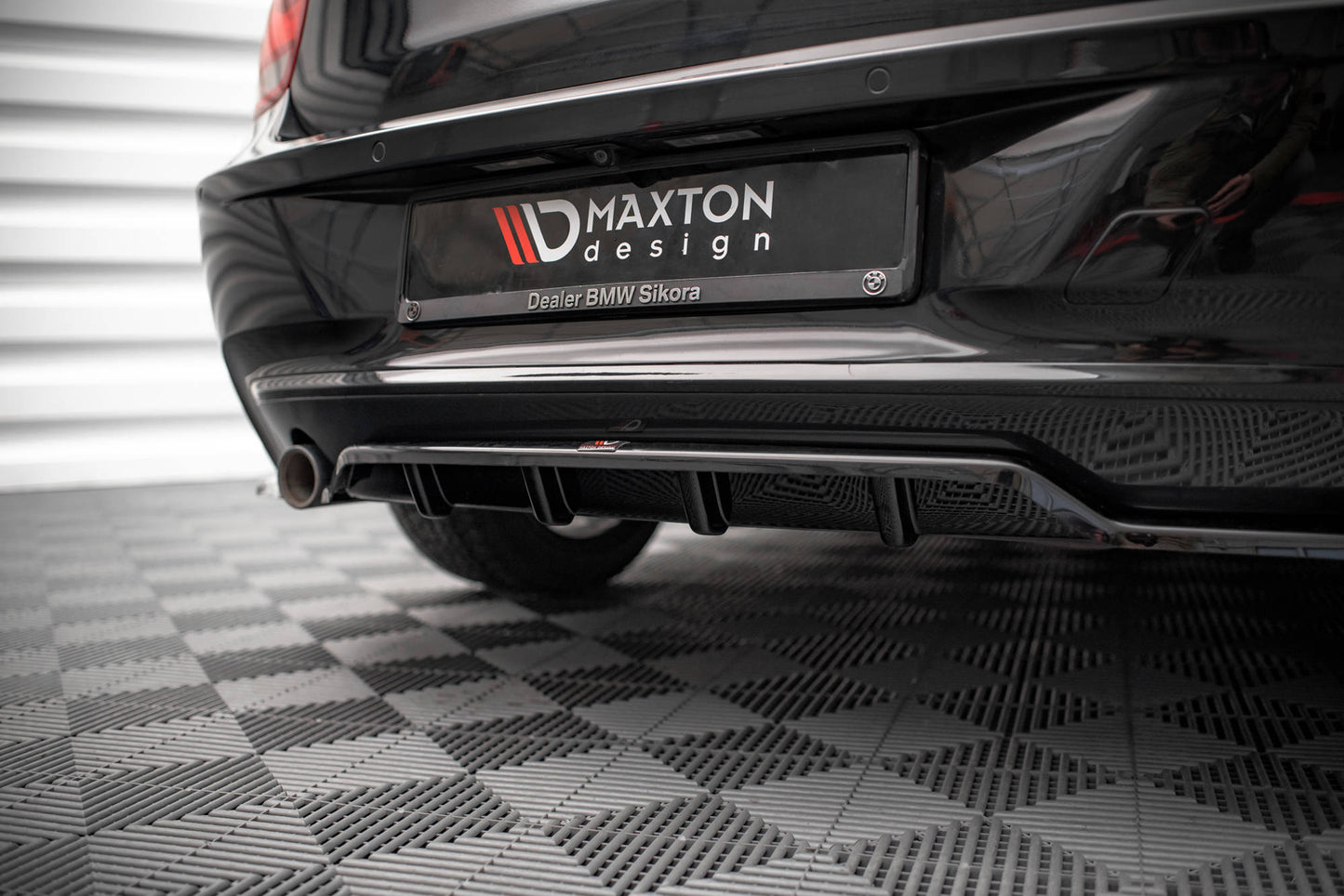 Maxton Mittlerer Diffusor Heck Ansatz DTM Look für BMW 1er F20 schwarz Hochglanz