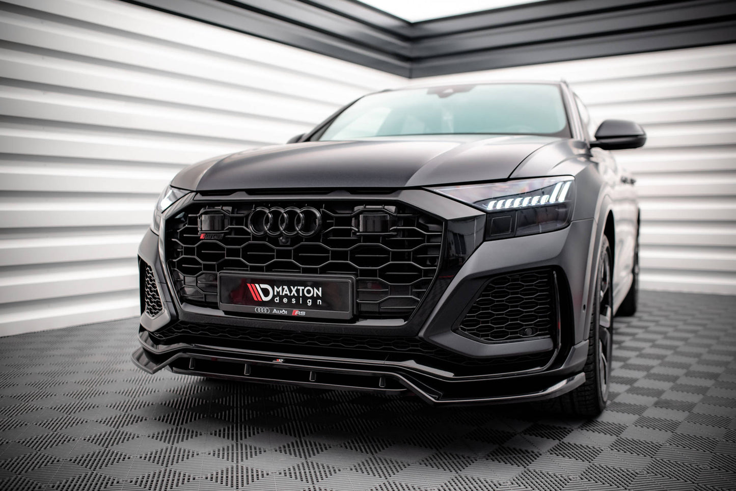 Maxton Front Ansatz V.3 für Audi RSQ8 Mk1 schwarz Hochglanz