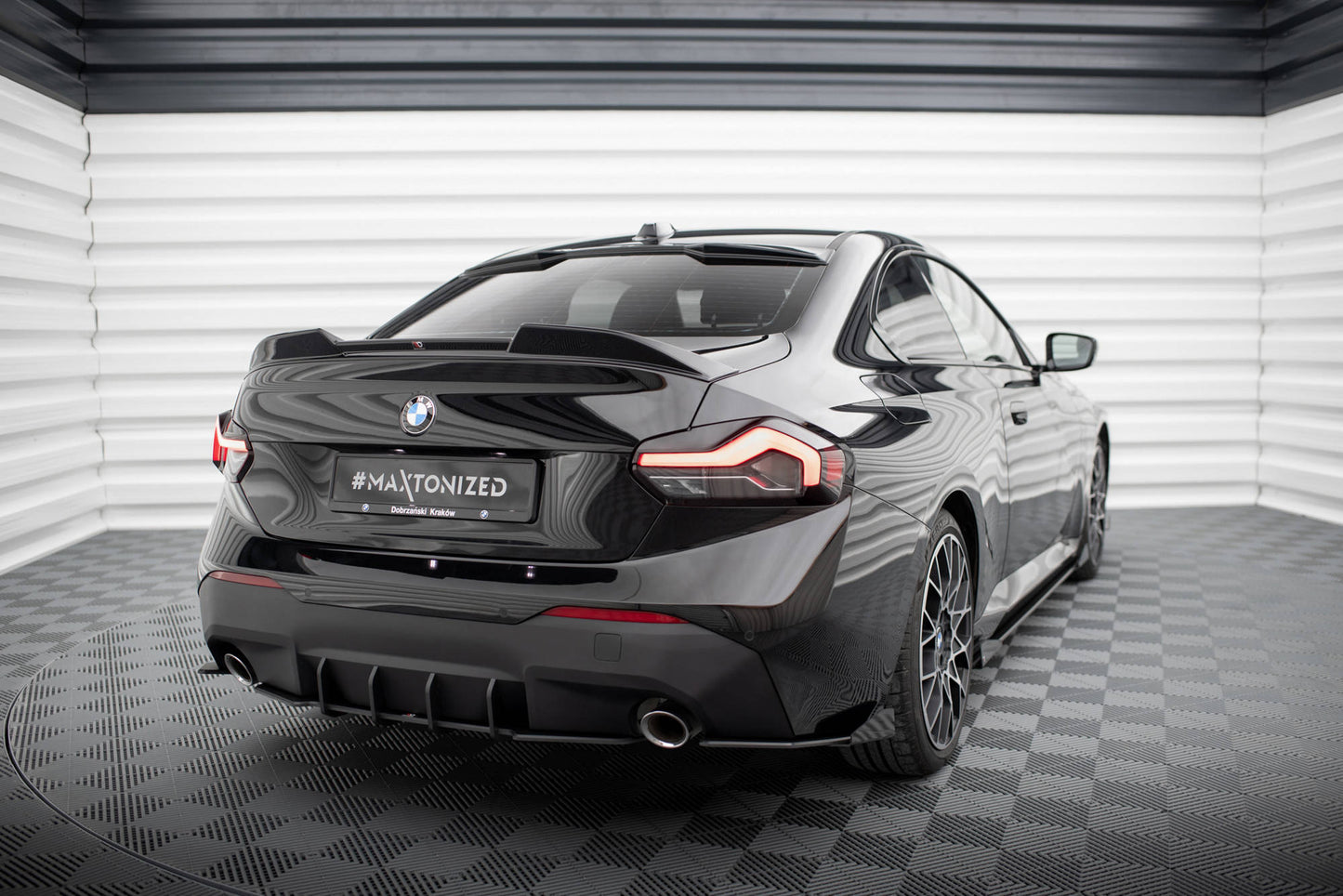 Maxton Hintere Seiten Flaps für BMW 2 Coupe G42 schwarz Hochglanz