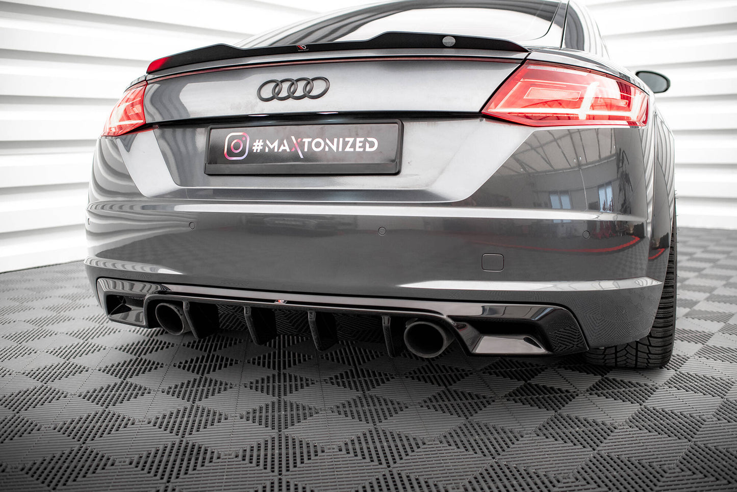 Maxton Diffusor Heck Ansatz für Audi TT S-Line 8S schwarz Hochglanz