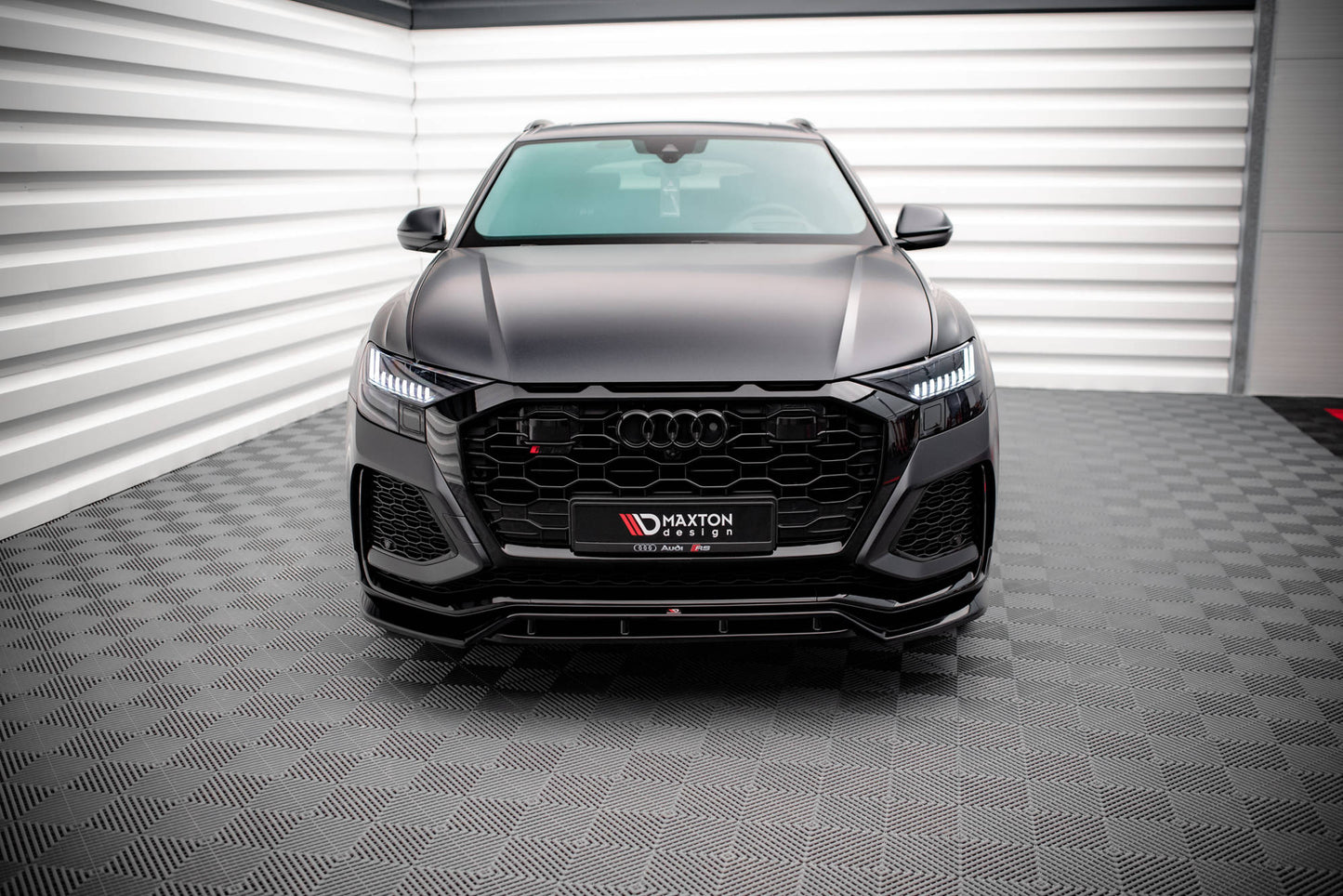 Maxton Front Ansatz V.3 für Audi RSQ8 Mk1 schwarz Hochglanz