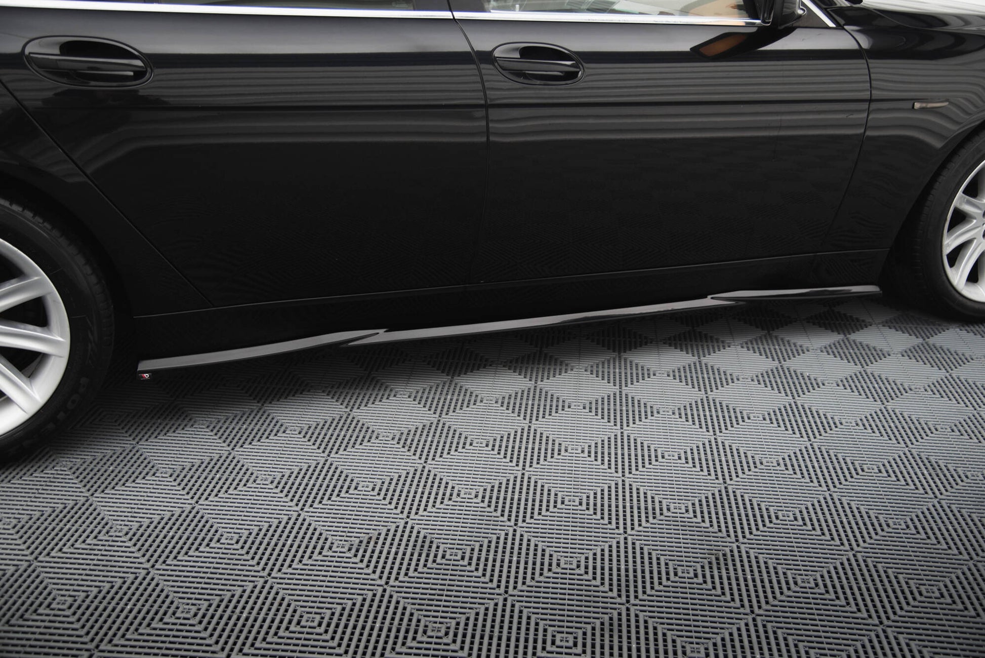 Maxton Seitenschweller Ansatz für BMW 7 E65 schwarz Hochglanz
