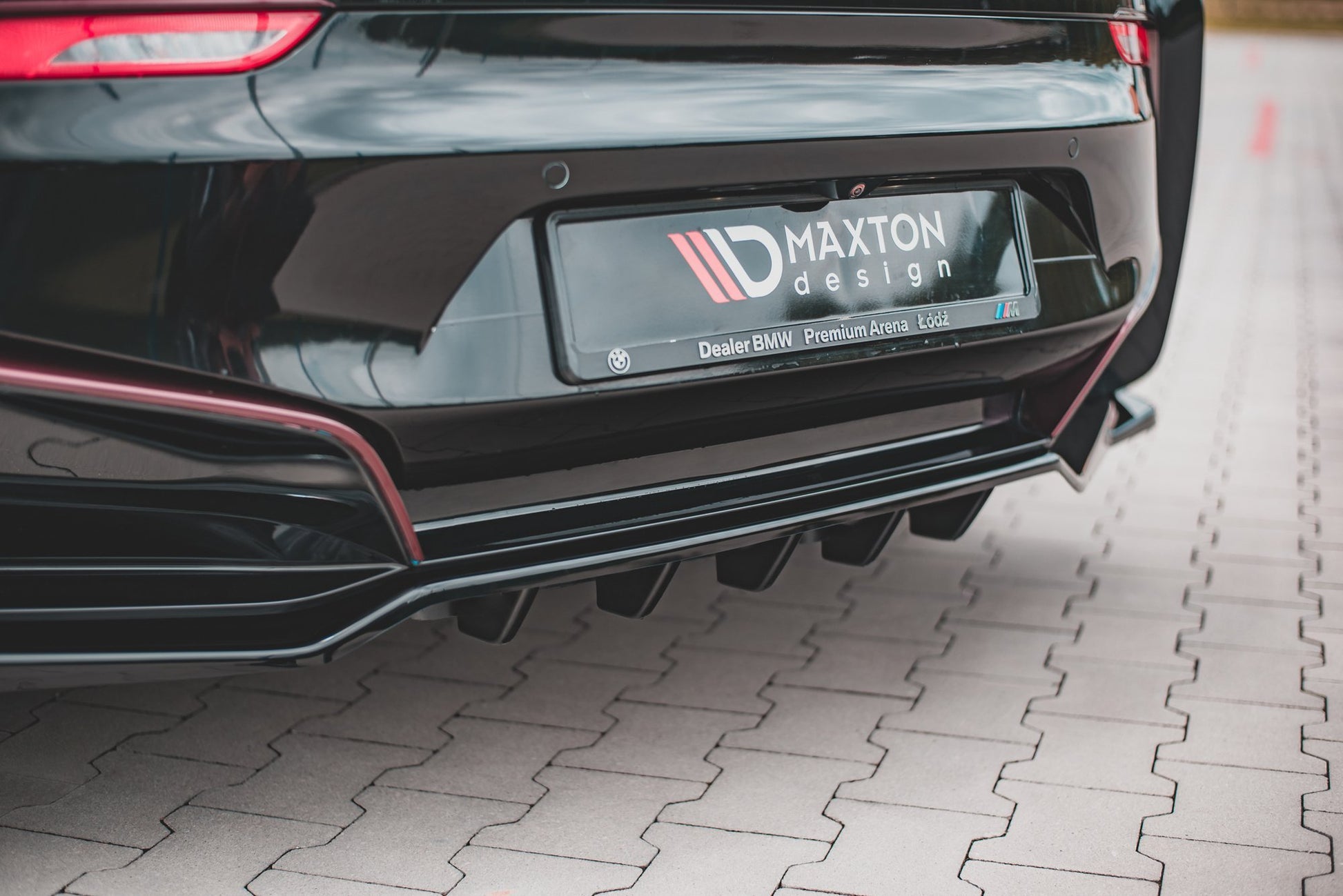 Maxton Mittlerer Diffusor Heck Ansatz DTM Look für BMW i8 schwarz matt