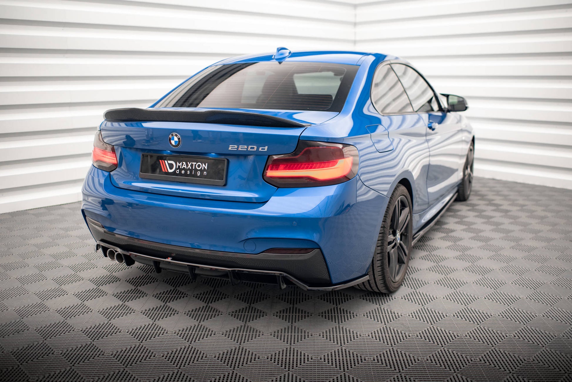 Maxton Mittlerer Diffusor Heck Ansatz DTM Look für BMW 2 M-Paket F22 schwarz matt