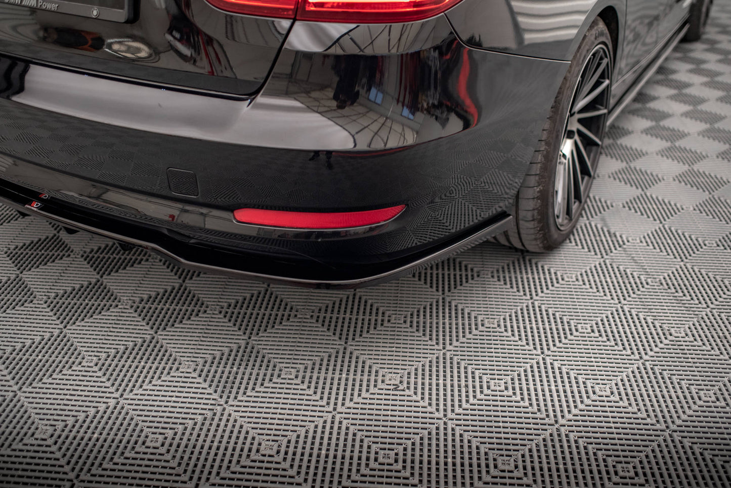 Maxton Mittlerer Diffusor Heck Ansatz DTM Look für BMW 3er GT F34 schwarz Hochglanz