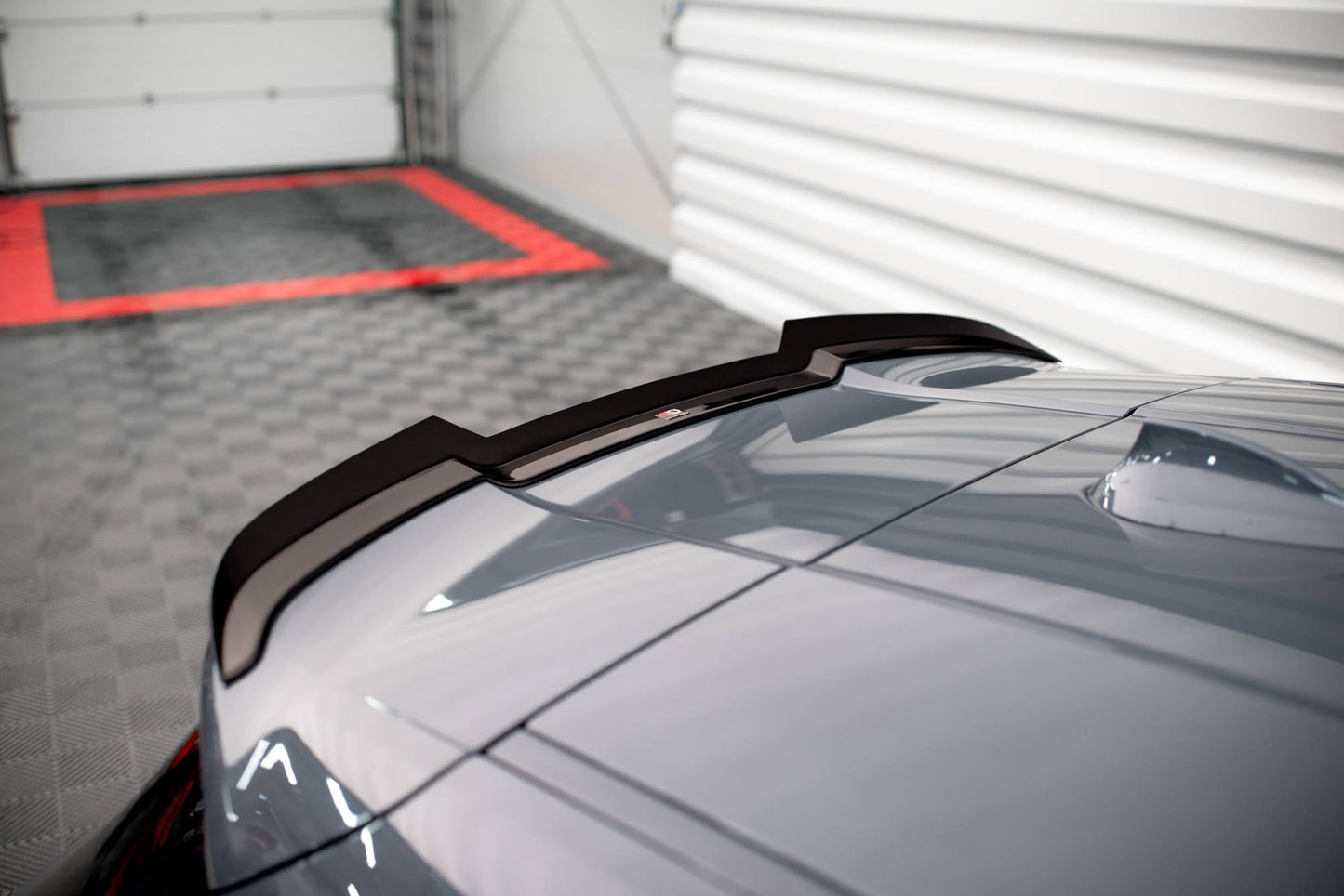 Maxton Spoiler CAP V.2 für BMW 1er M135i / 128ti / M-Paket F40 schwarz Hochglanz