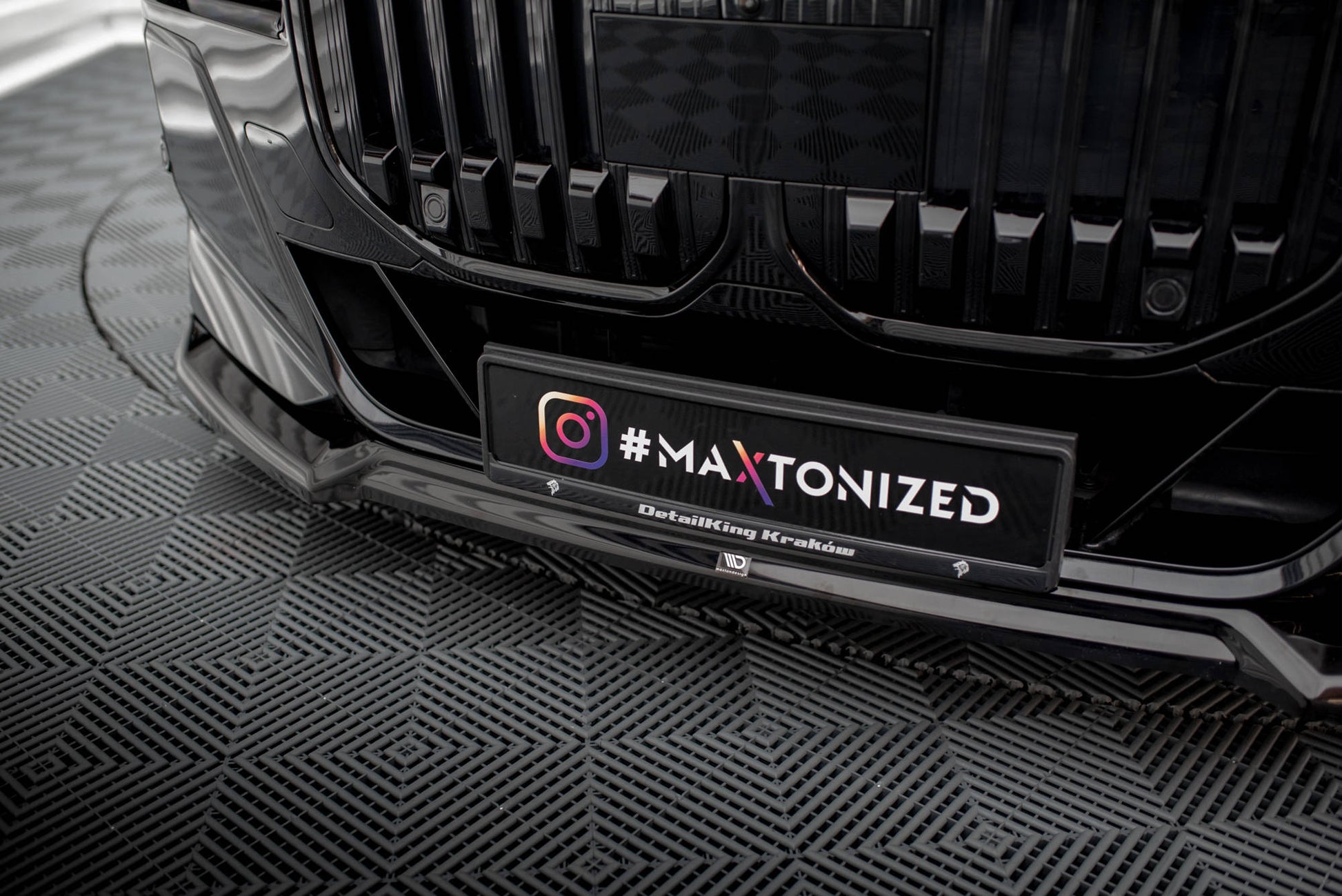 Maxton Front Ansatz V.3 für BMW 7 M-Paket / M760e / i7 M-Paket G70   schwarz Hochglanz