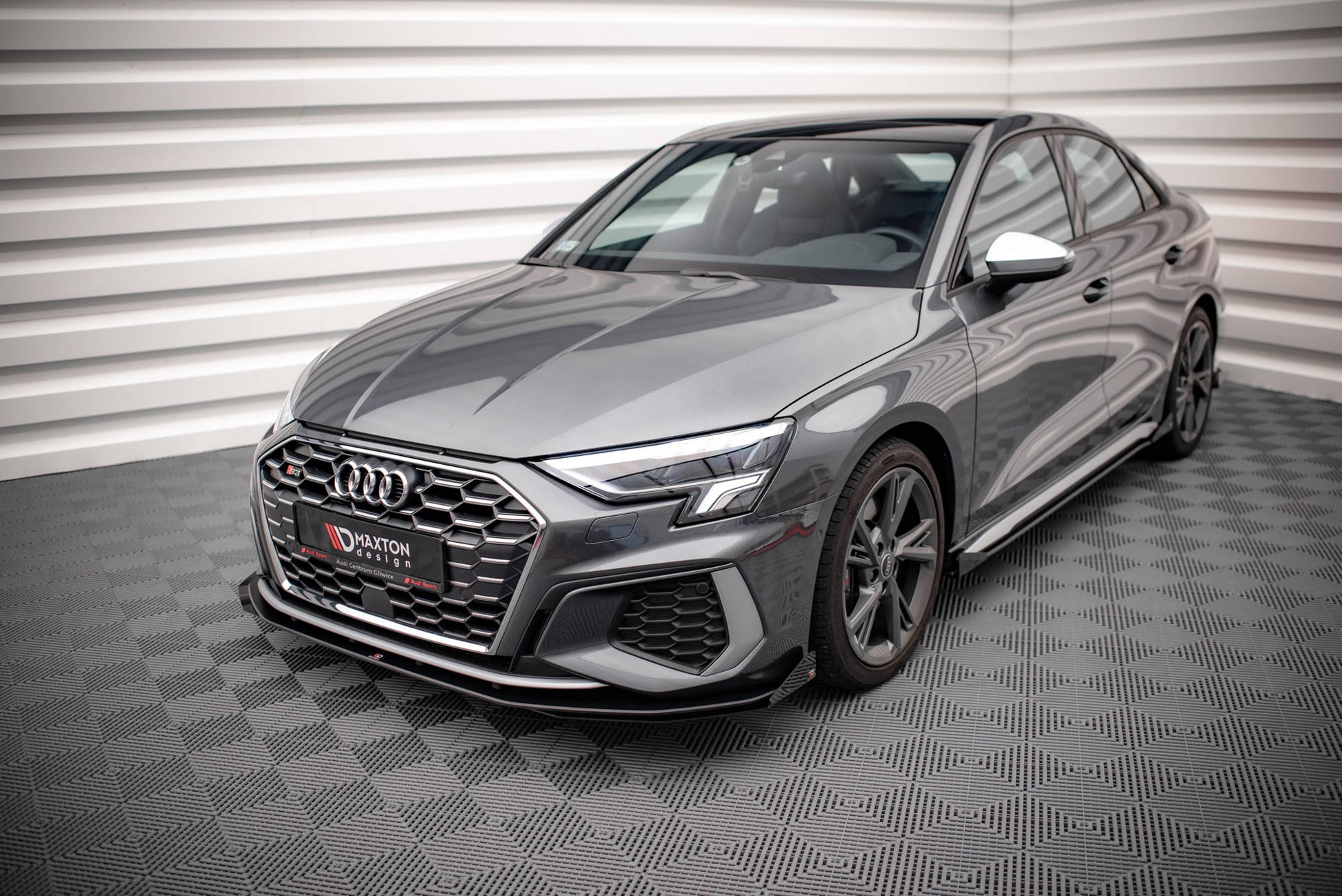 Maxton Street Pro Front Ansatz für +Flaps für V.1 + Flaps Audi S3 / A3 S-Line 8Y schwarz Hochglanz
