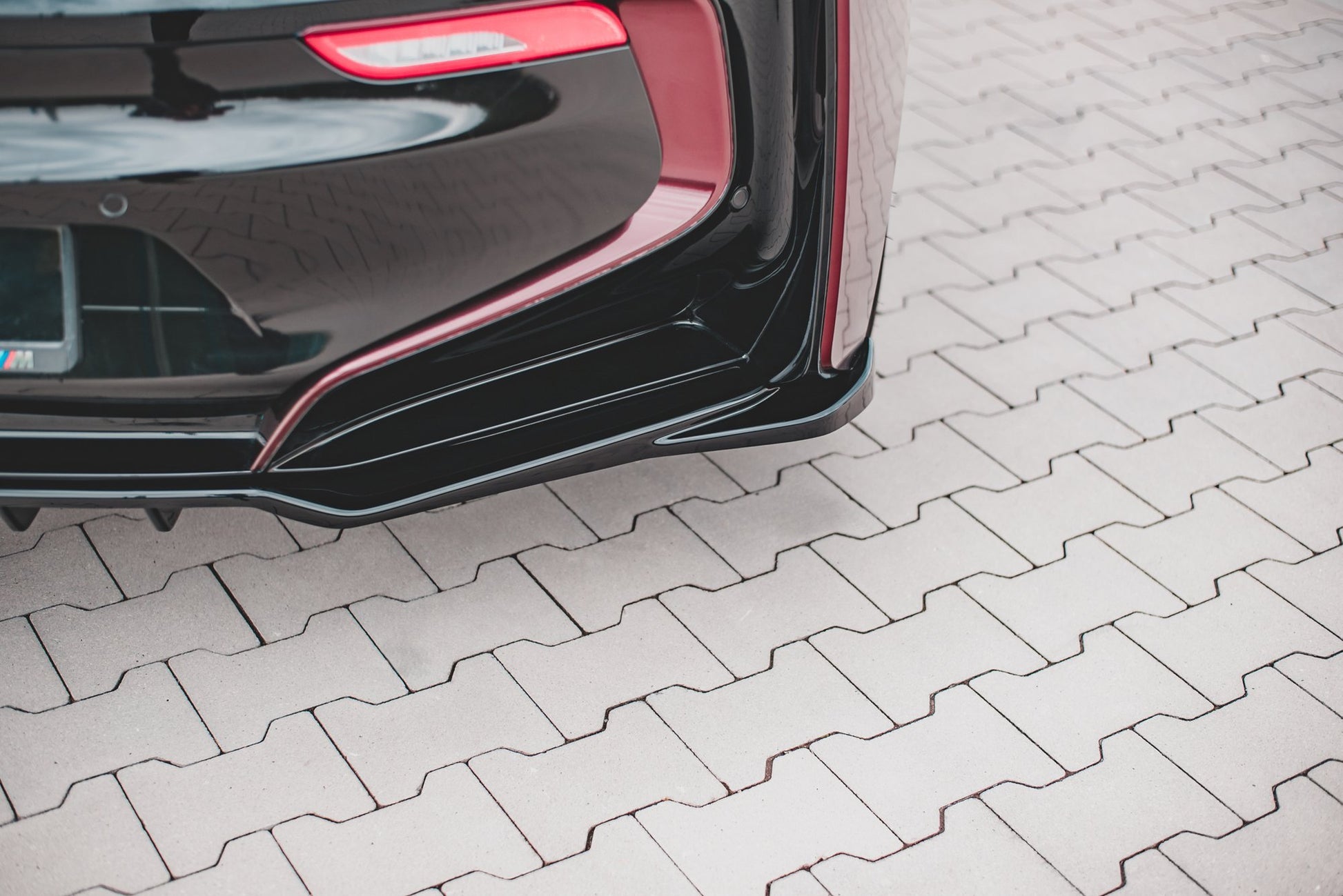 Maxton Mittlerer Diffusor Heck Ansatz DTM Look für BMW i8 schwarz matt