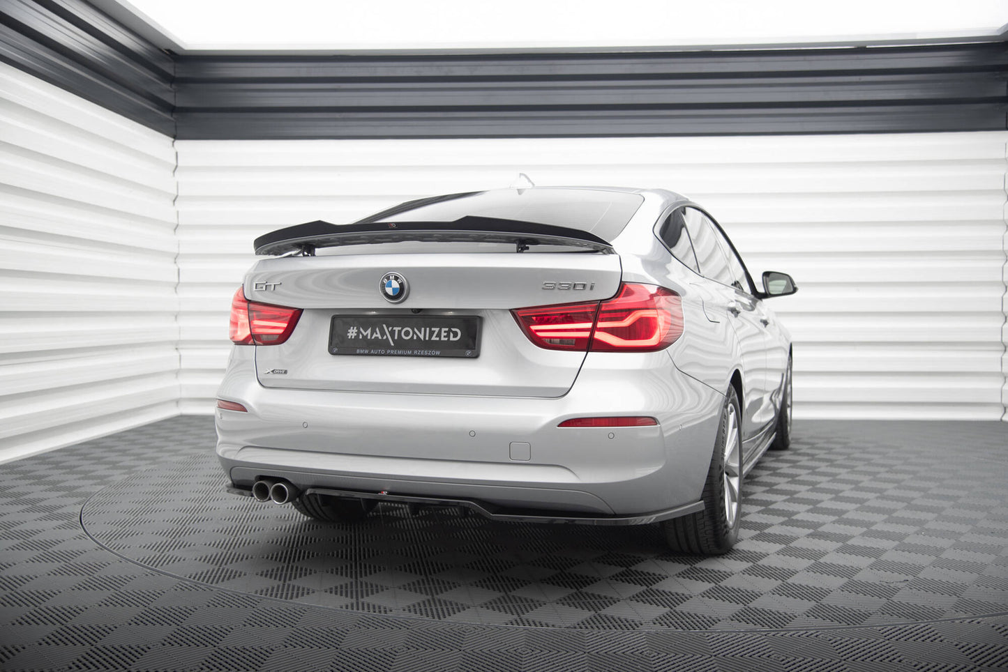 Maxton Mittlerer Diffusor Heck Ansatz DTM Look für BMW 3er GT F34 Facelift schwarz Hochglanz