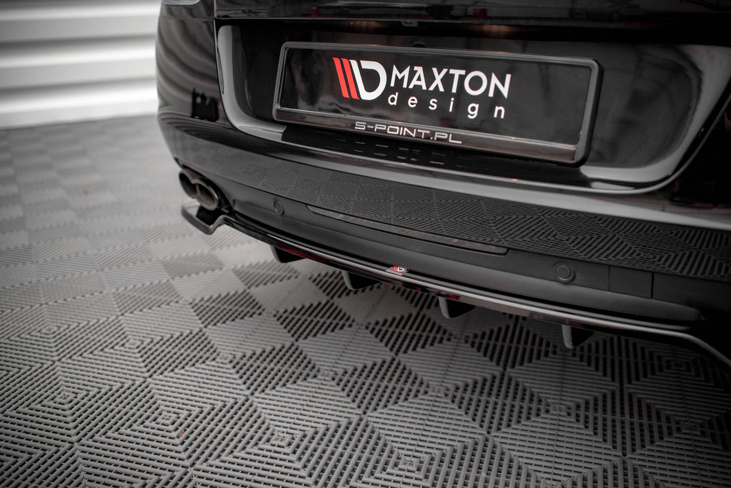 Maxton Mittlerer Diffusor Heck Ansatz DTM Look für Bentley Continental GT V8 S Mk2 schwarz Hochglanz