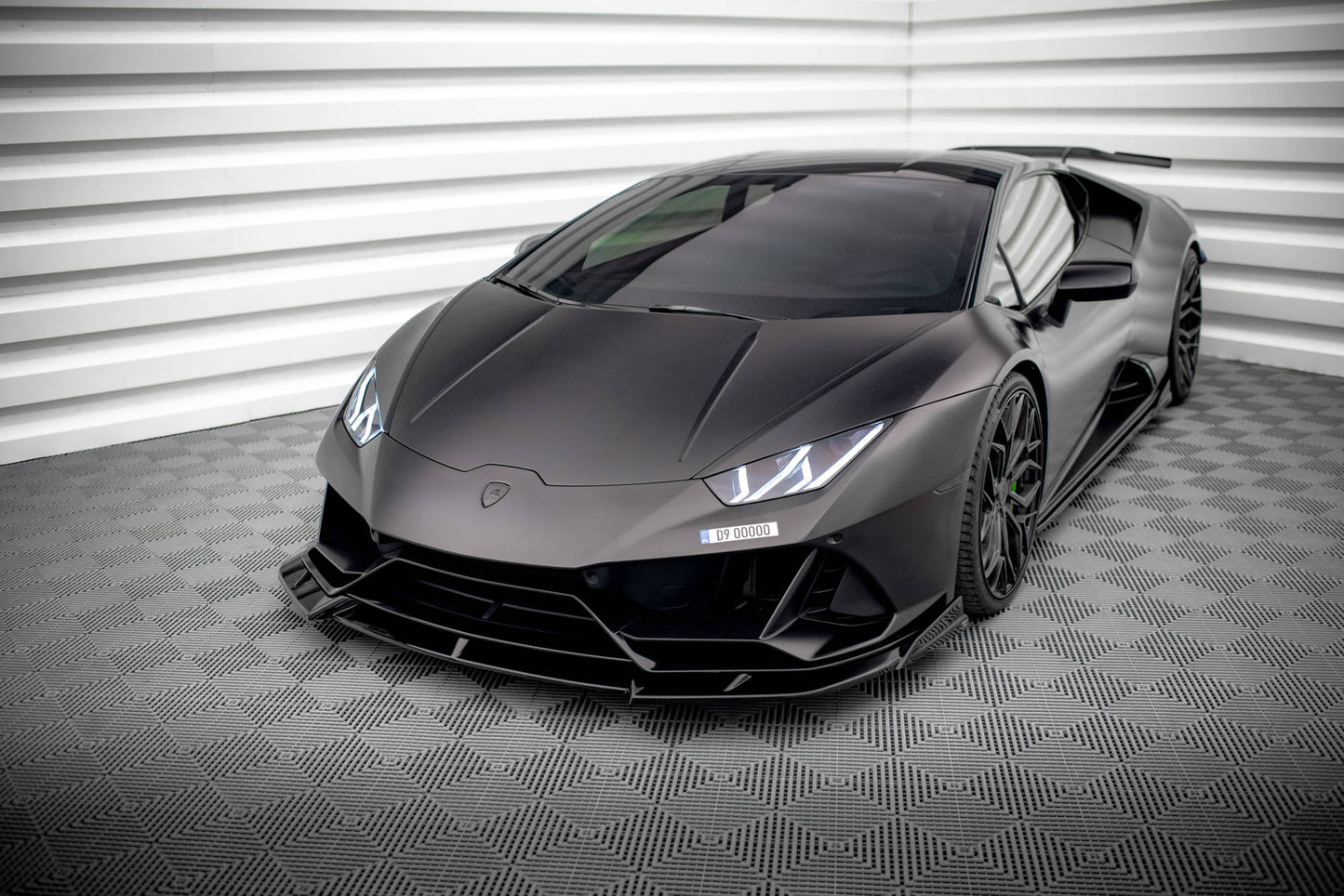 Maxton Front Ansatz für Lamborghini Huracan EVO schwarz Hochglanz