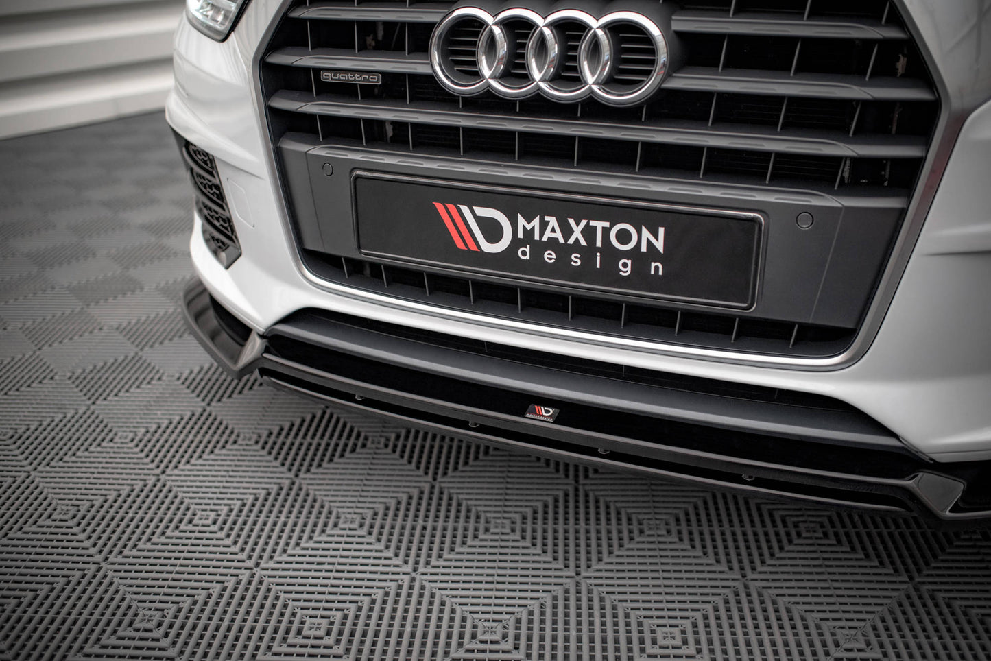 Maxton Front Ansatz V.2 für Audi Q3 Sport 8U Facelift schwarz Hochglanz