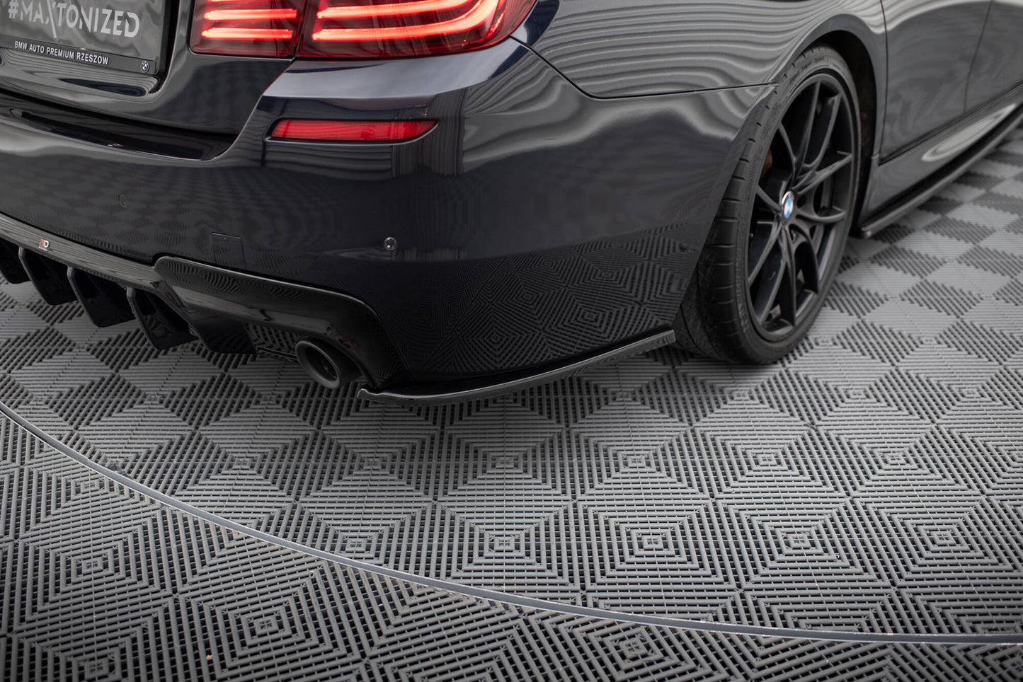 Maxton Heck Ansatz Flaps Diffusor V.3 für BMW 5er M-Paket F10 schwarz Hochglanz