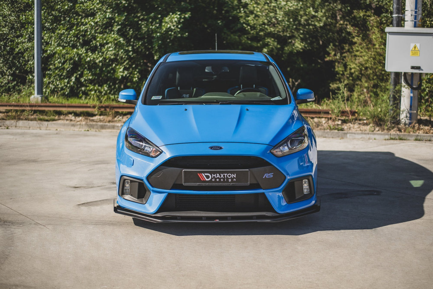 Maxton Robuste Racing Front Ansatz für passend +Flaps für Ford Focus RS Mk3 schwarz Hochglanz