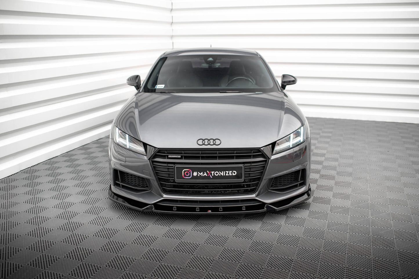 Maxton Front Ansatz V.2 für Audi TT S / S-Line 8S schwarz Hochglanz