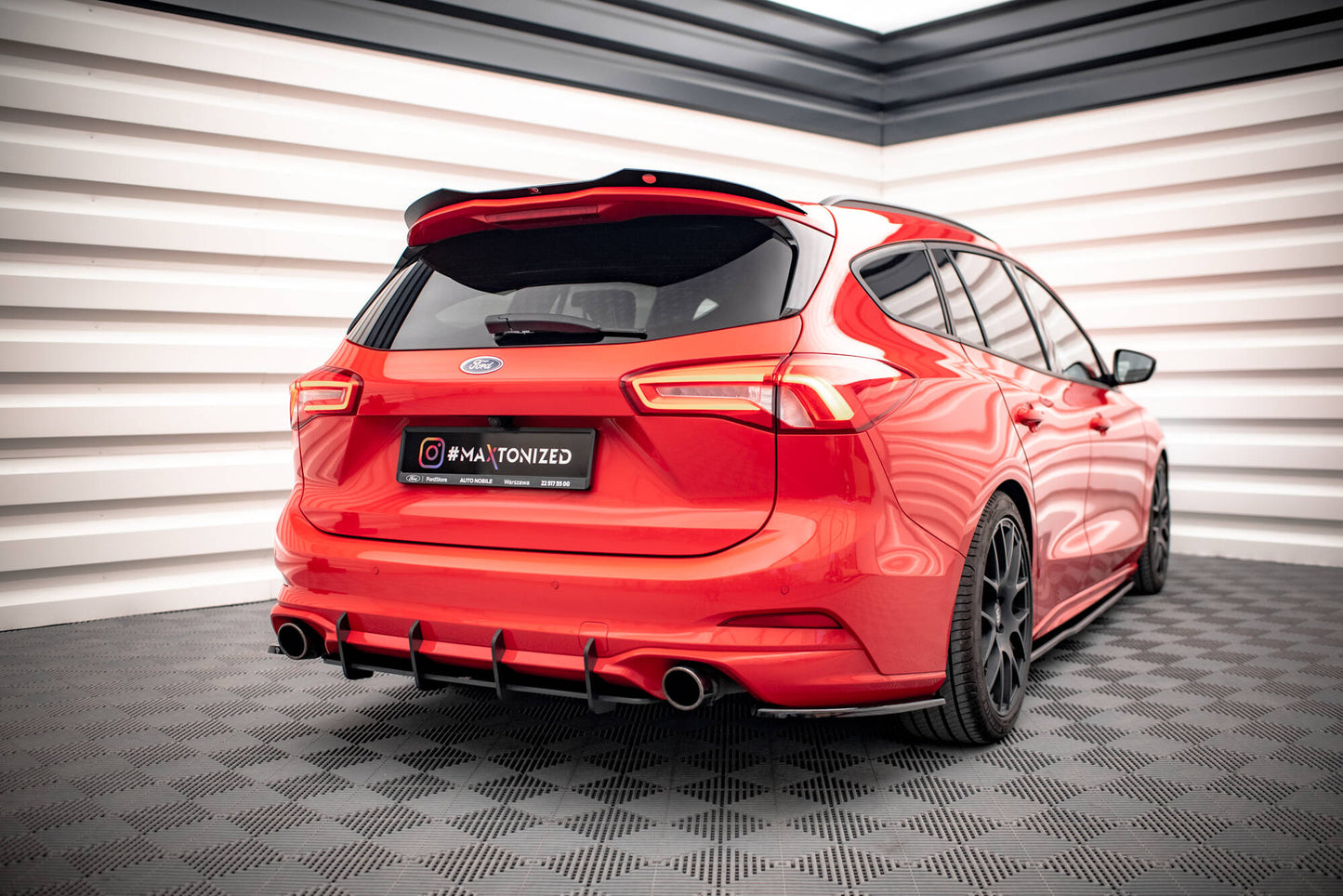 Maxton Street Pro Heckschürze für Ford Focus Kombi ST Mk4