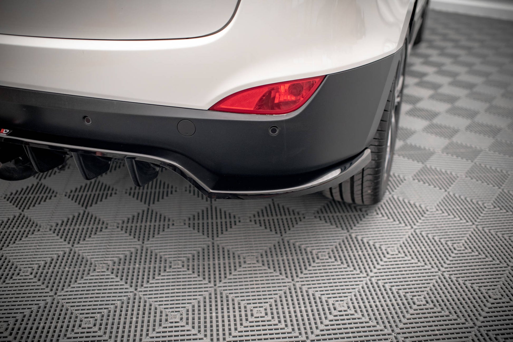 Maxton Mittlerer Diffusor Heck Ansatz DTM Look für Hyundai ix35 Mk1 schwarz Hochglanz