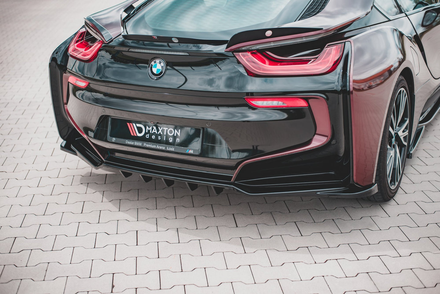 Maxton Mittlerer Diffusor Heck Ansatz DTM Look für BMW i8 schwarz matt
