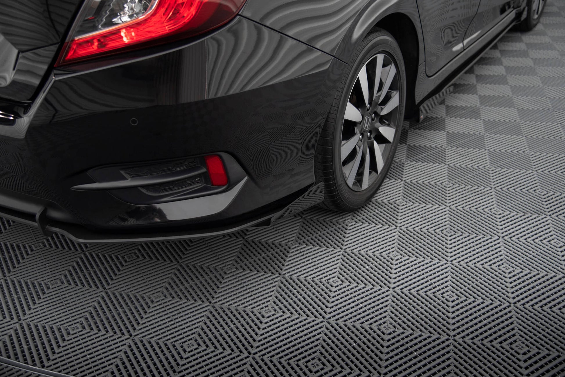 Maxton Hintere Seiten Flaps für Honda Civic Mk10 schwarz Hochglanz