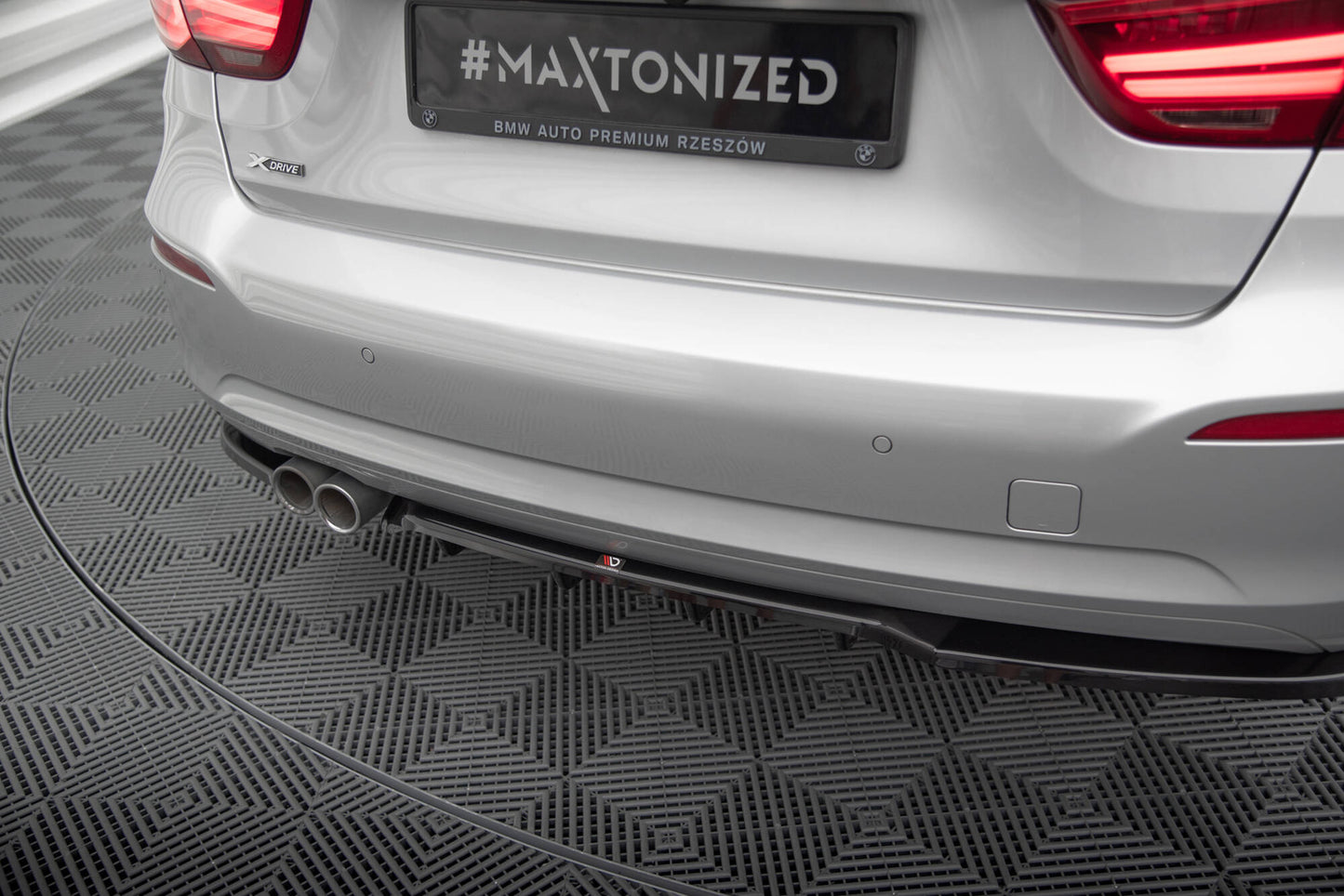 Maxton Mittlerer Diffusor Heck Ansatz DTM Look für BMW 3er GT F34 Facelift schwarz Hochglanz