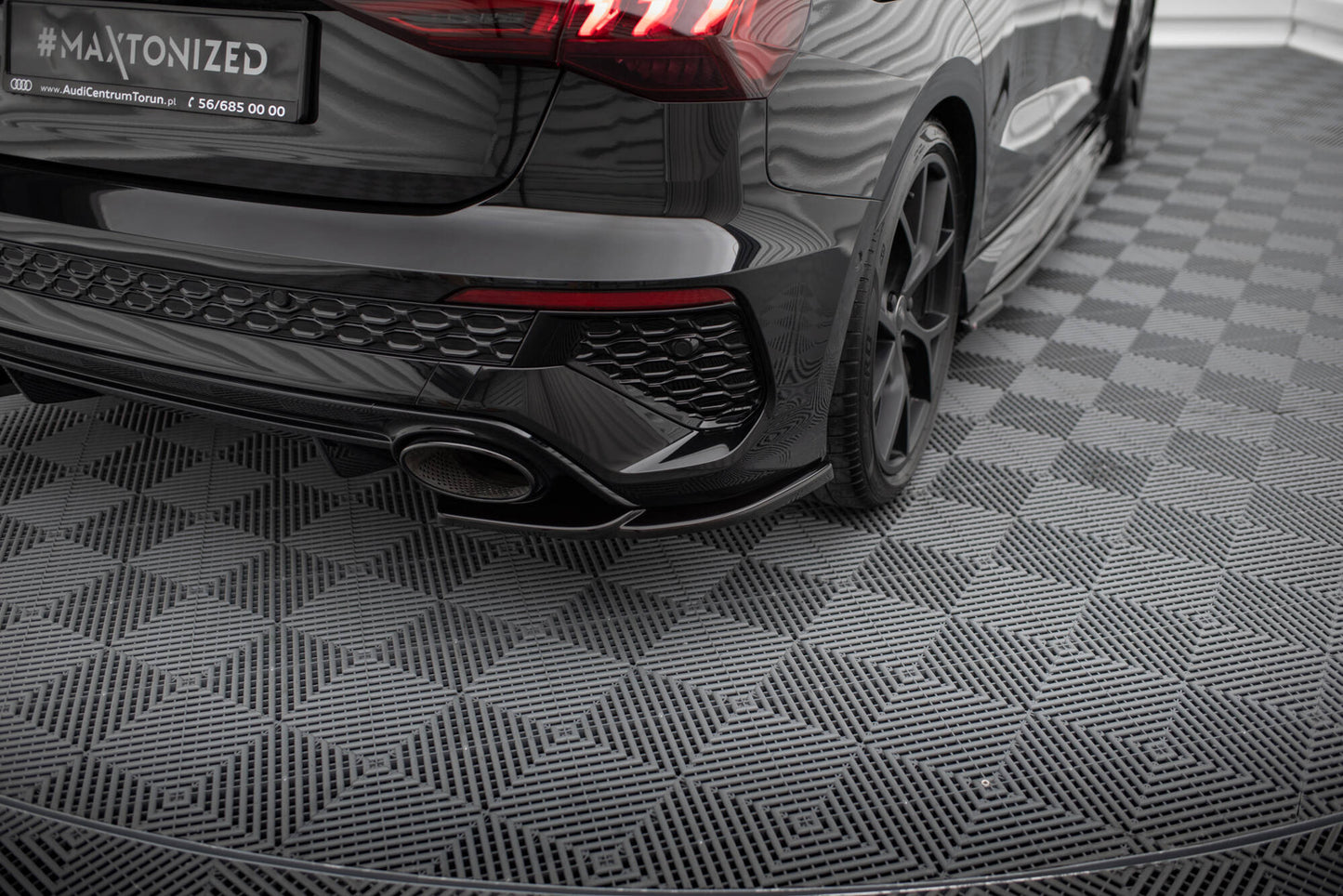 Maxton Heck Ansatz Flaps Diffusor V.1 für Audi RS3 Sportback 8Y schwarz Hochglanz