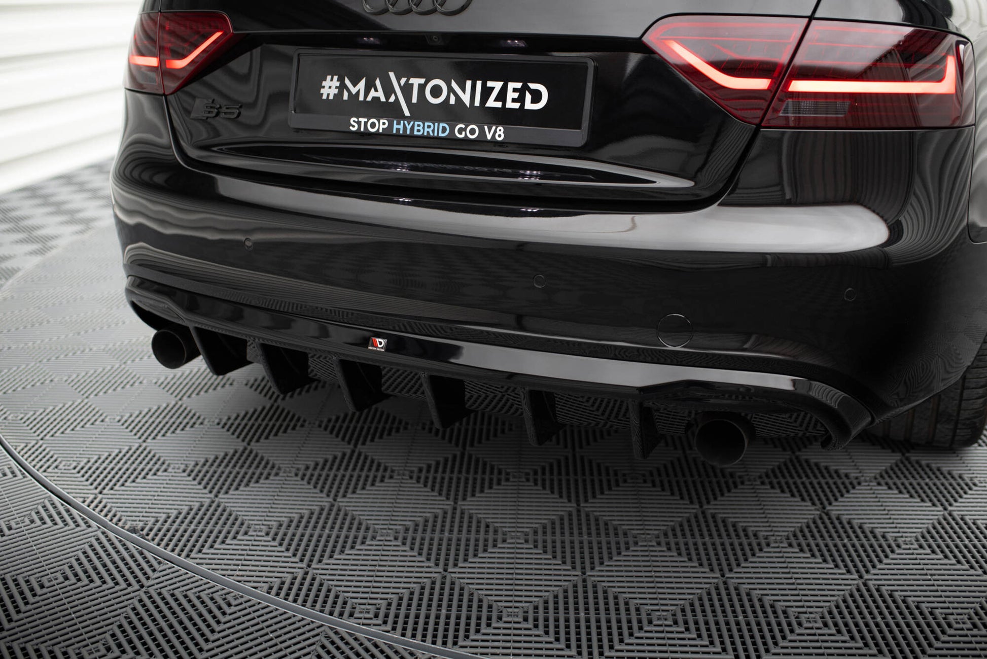 Maxton Diffusor Heck Ansatz für Audi A5 Coupe / Cabrio S-Line 8T (Version mit Einzelauspuff auf beiden Seiten)