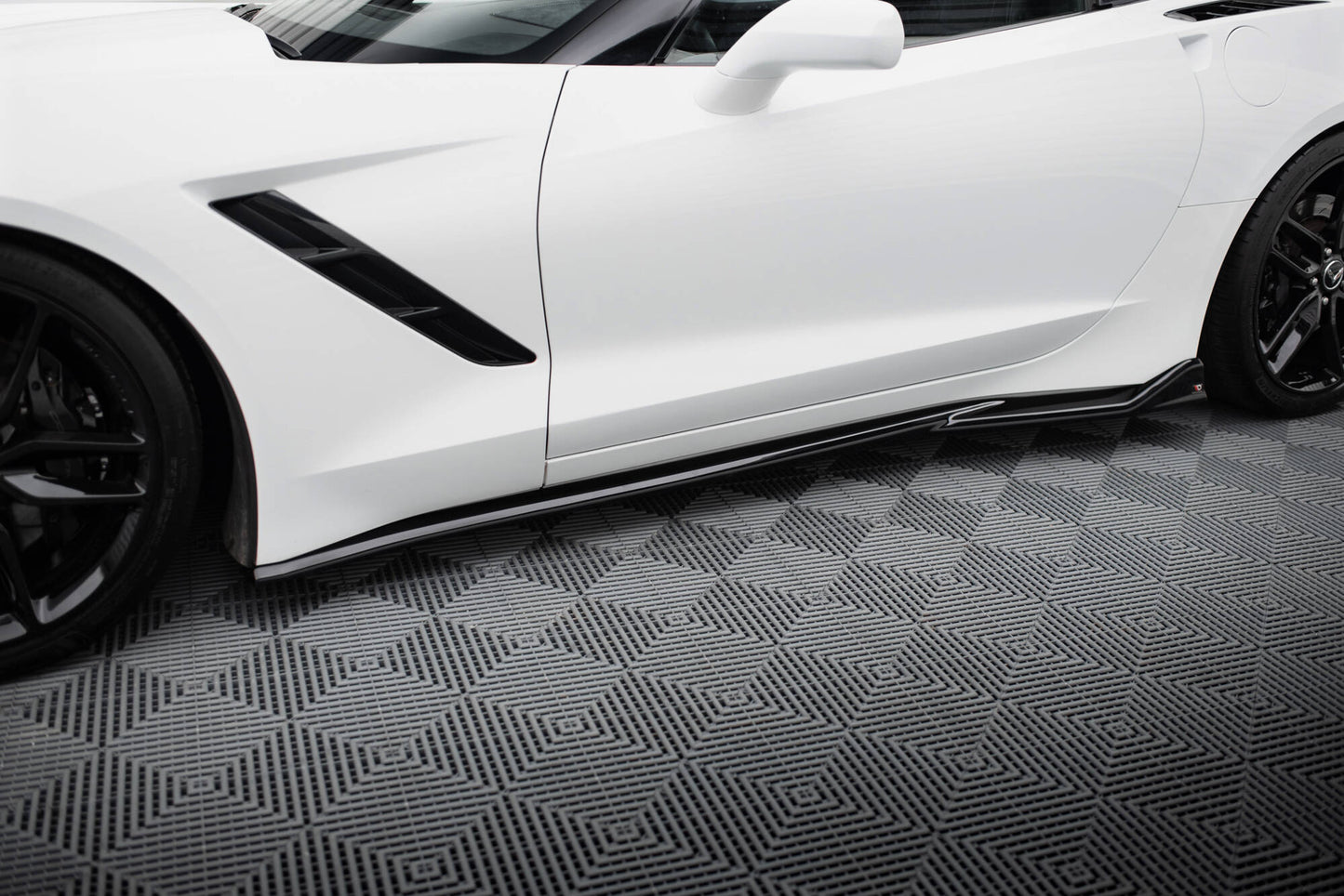 Maxton Seitenschweller Ansatz für V.2 für Chevrolet Corvette C7 schwarz Hochglanz